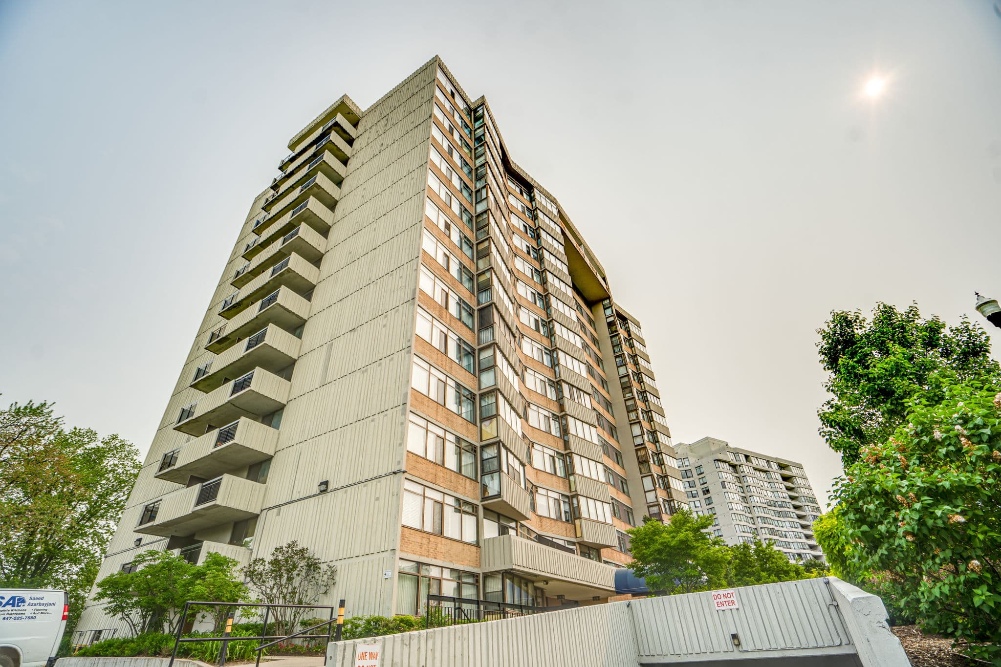 1201 Steeles Ave W Unit 606 Toronto, ON M2R 3K1