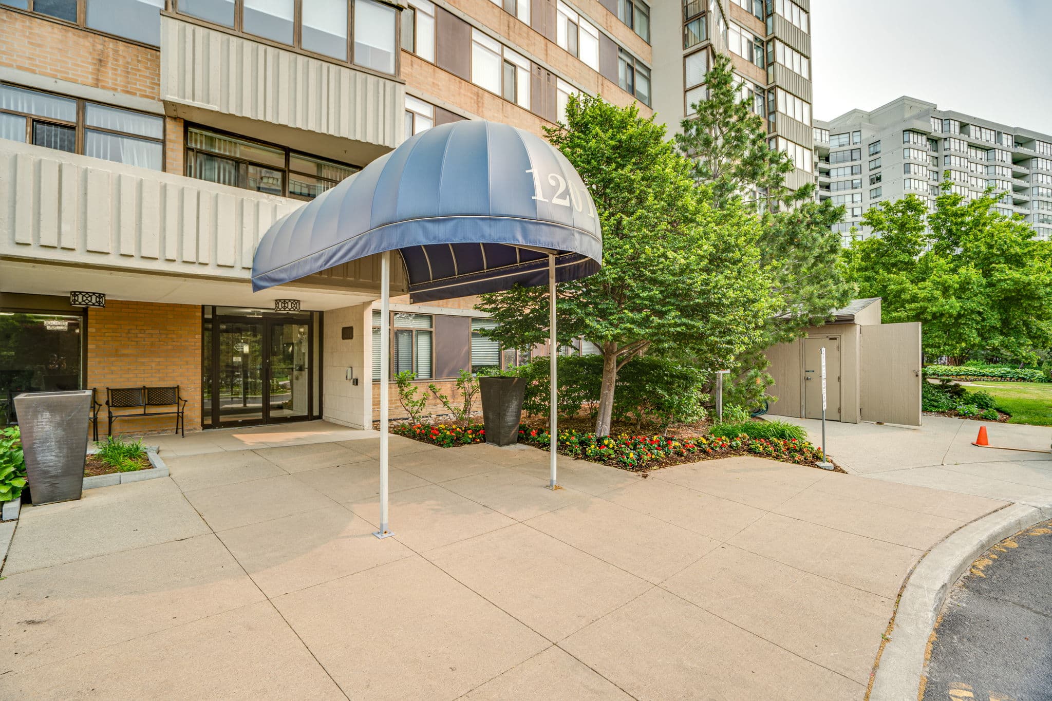 1201 Steeles Ave W Unit 606 Toronto, ON M2R 3K1