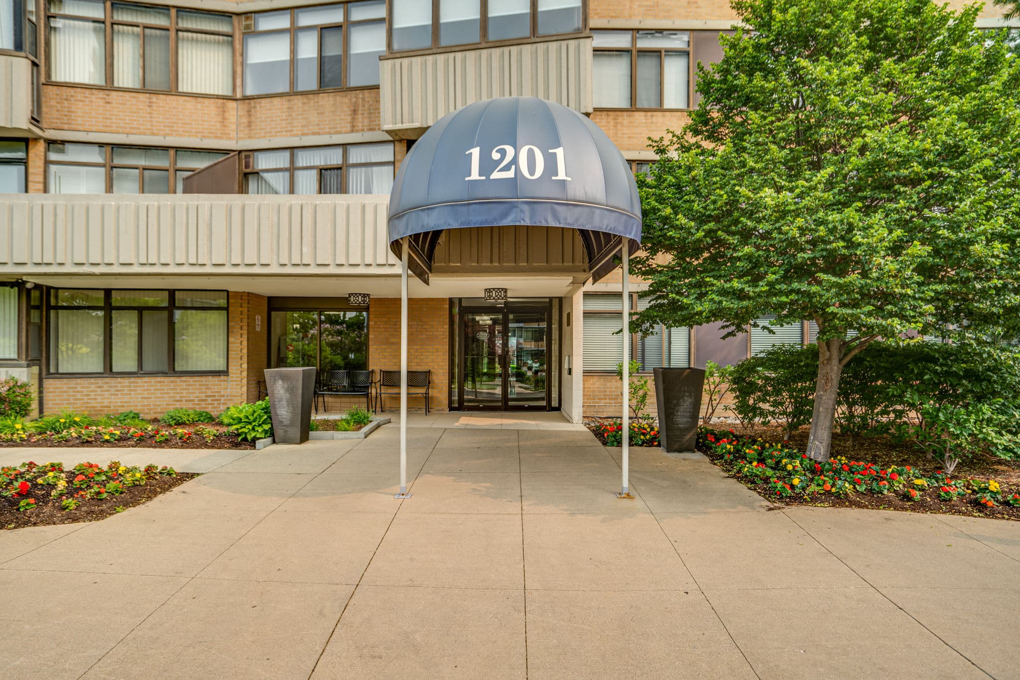 1201 Steeles Ave W Unit 606 Toronto, ON M2R 3K1
