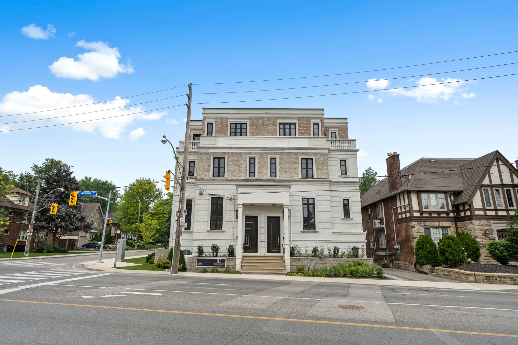 1204 Avenue Rd Th1 Toronto, ON M5N 2G4