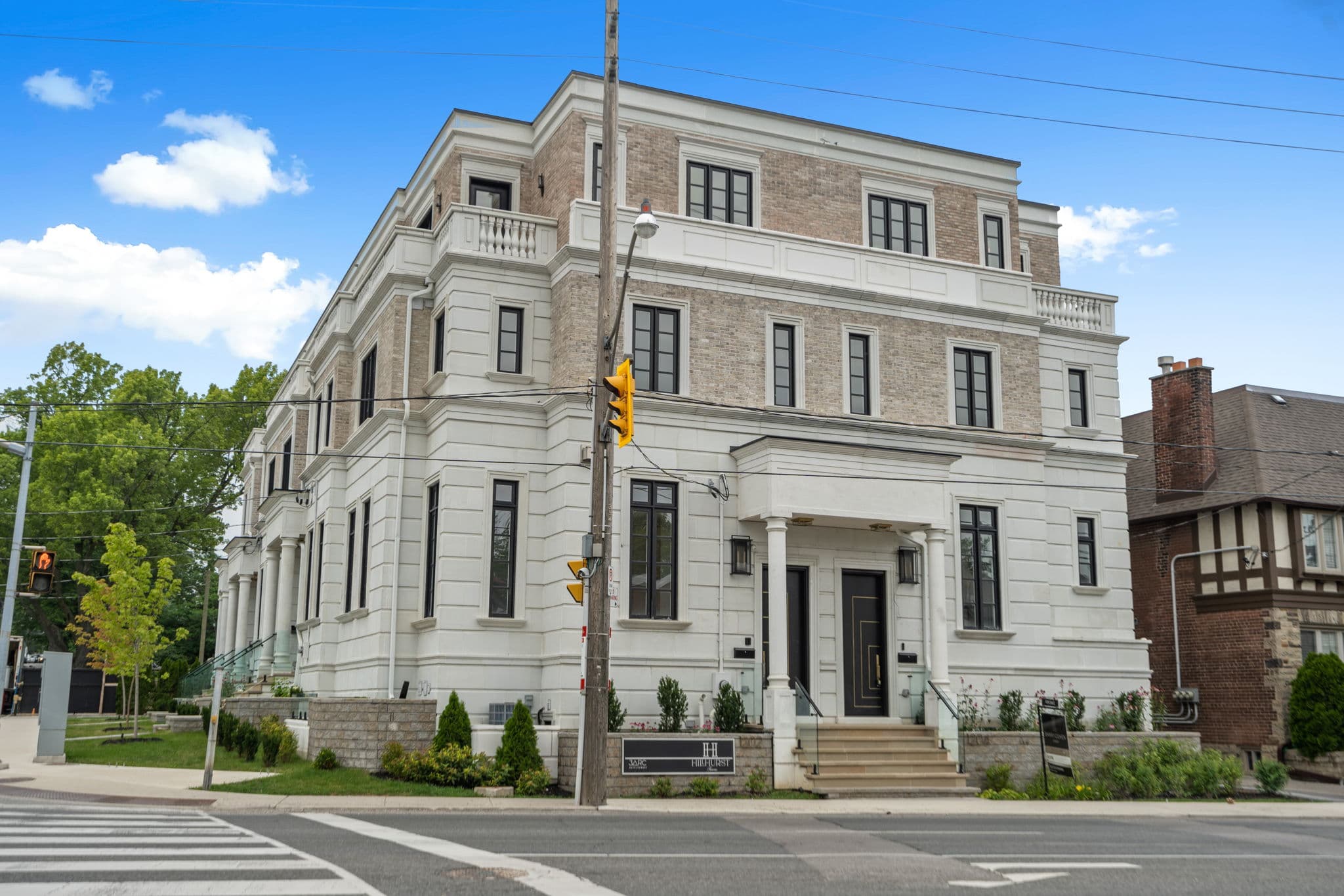 1204 Avenue Rd Th1 Toronto, ON M5N 2G4