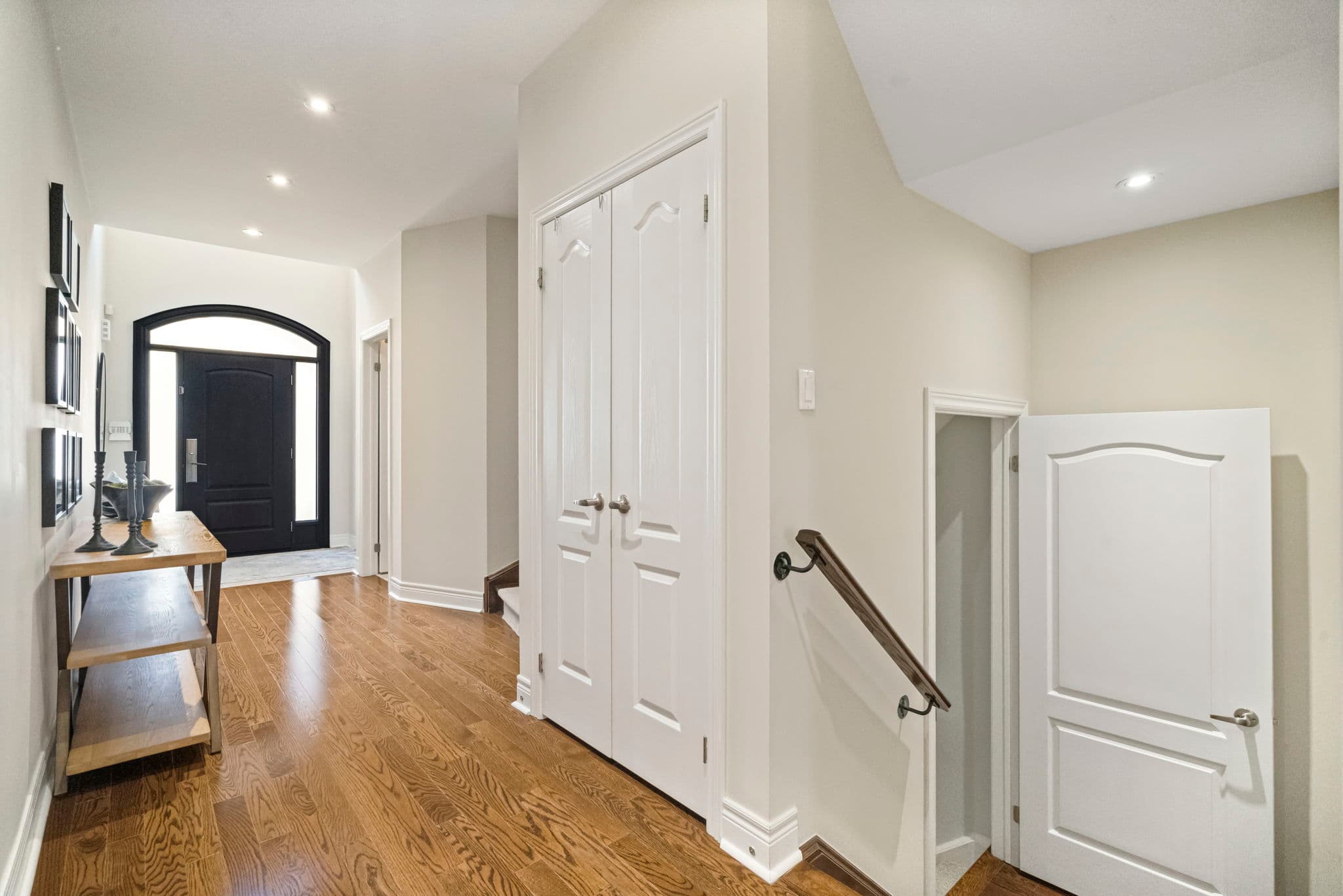 121 White Spruce Crescent Vaughan, ON L6A 4B8