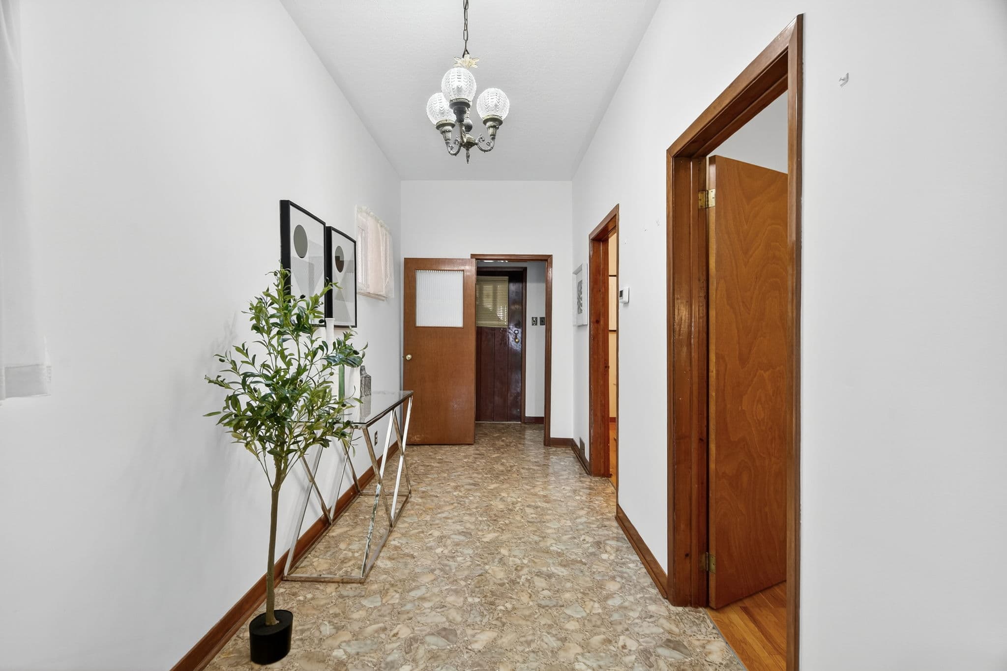 122 Greenlaw Ave Toronto, ON M6H 3V5
