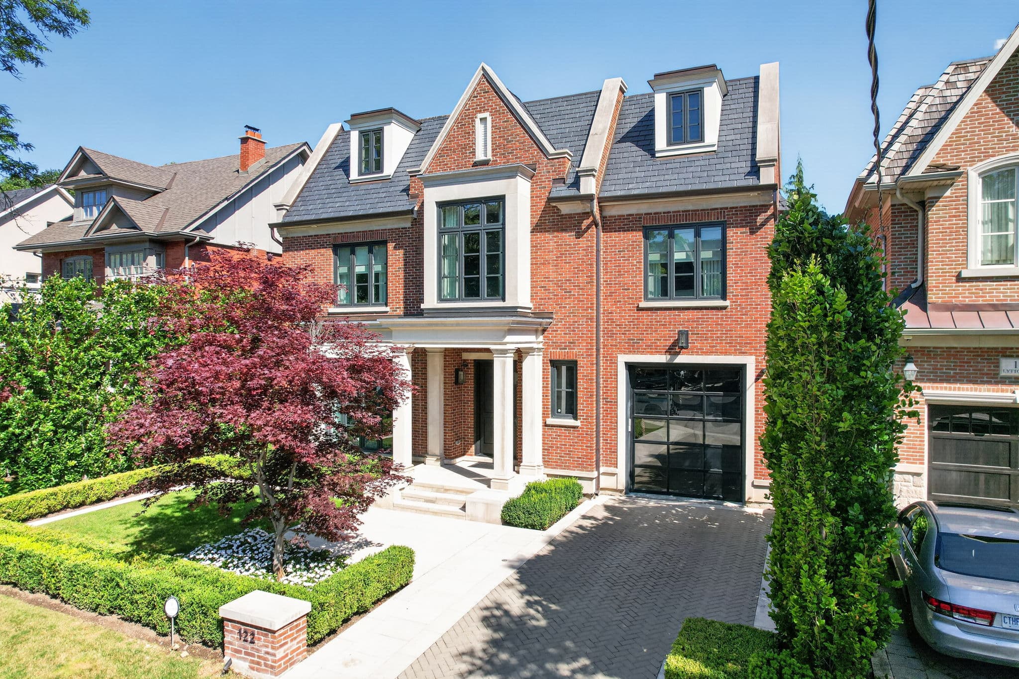 122 Lytton Blvd Toronto, ON M4R 1L4