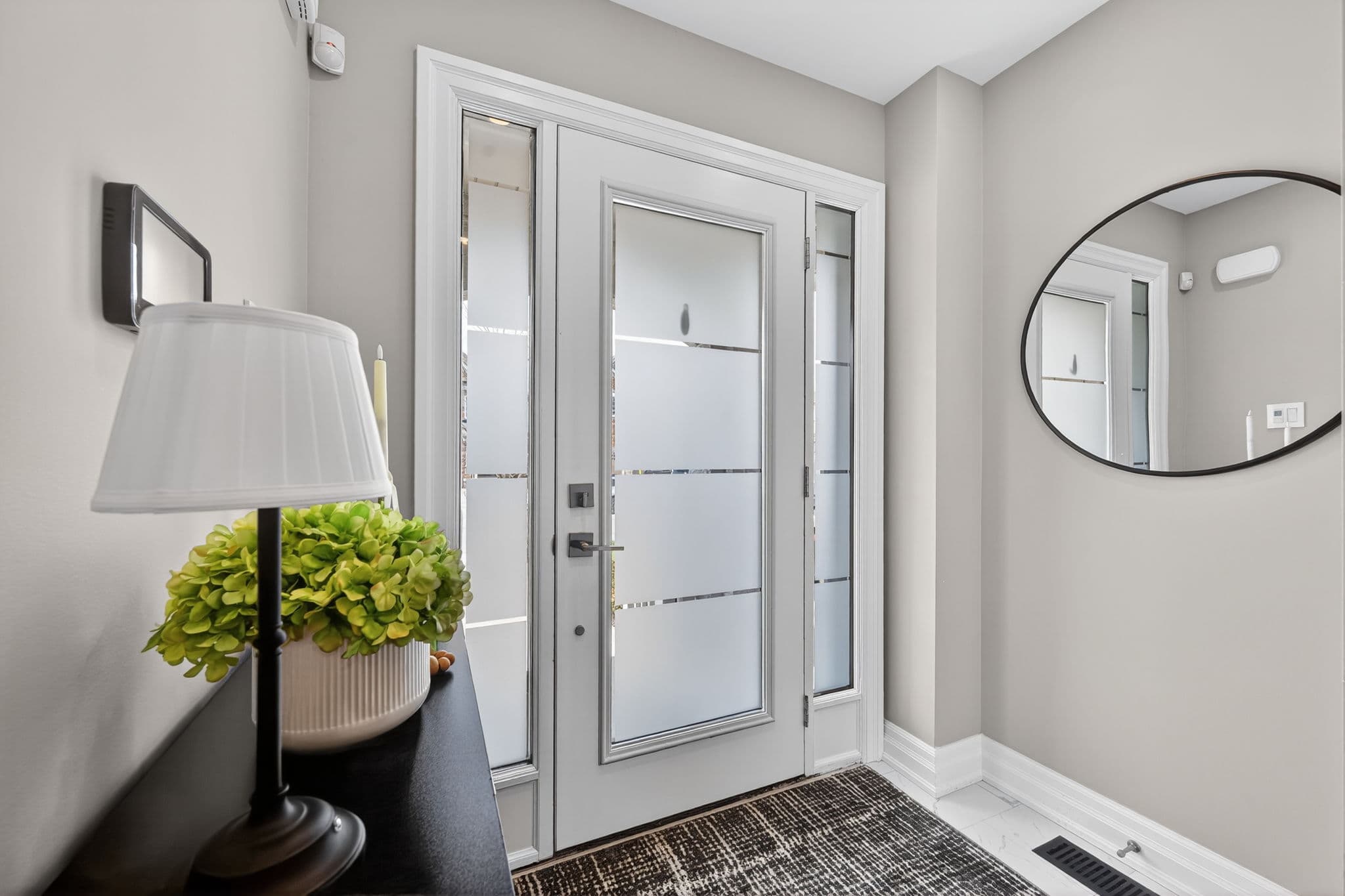 123 Russel Dr Bradford West Gwillimbury, ON L3Z 3B9