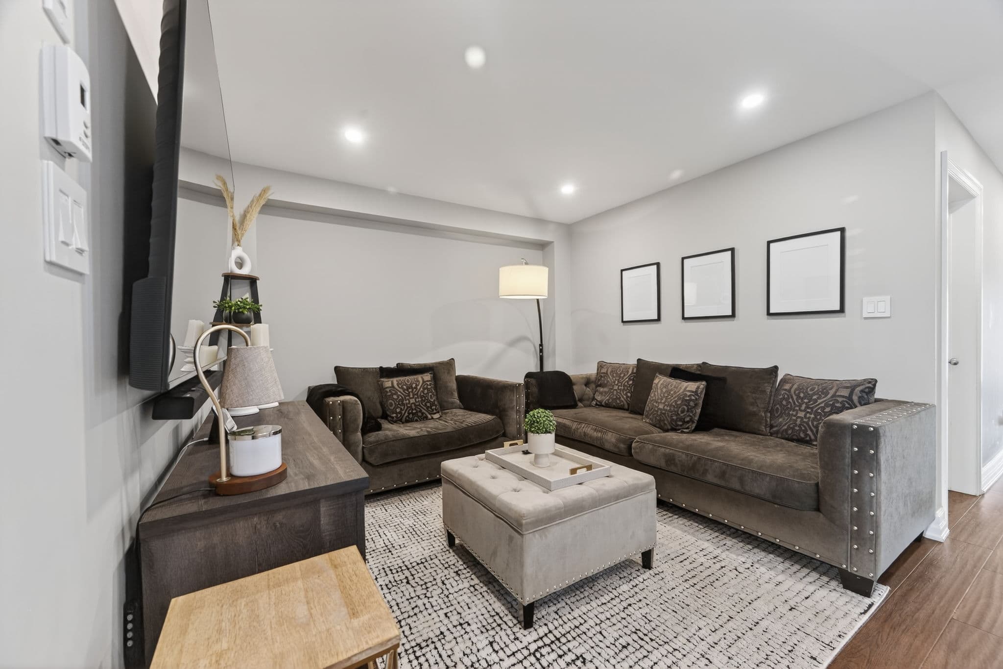123 Russel Dr Bradford West Gwillimbury, ON L3Z 3B9