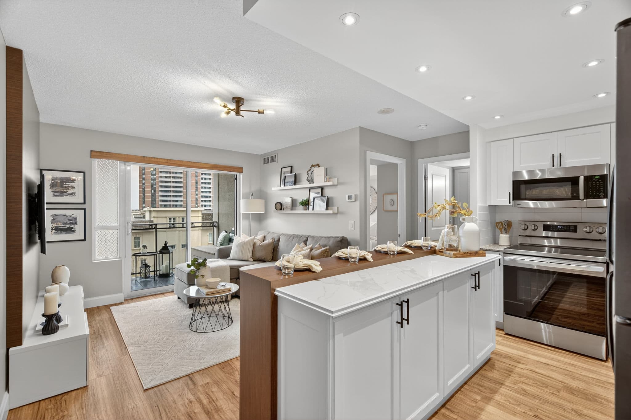 1235 Bayly St Unit 416 Pickering, ON L1W 1L7