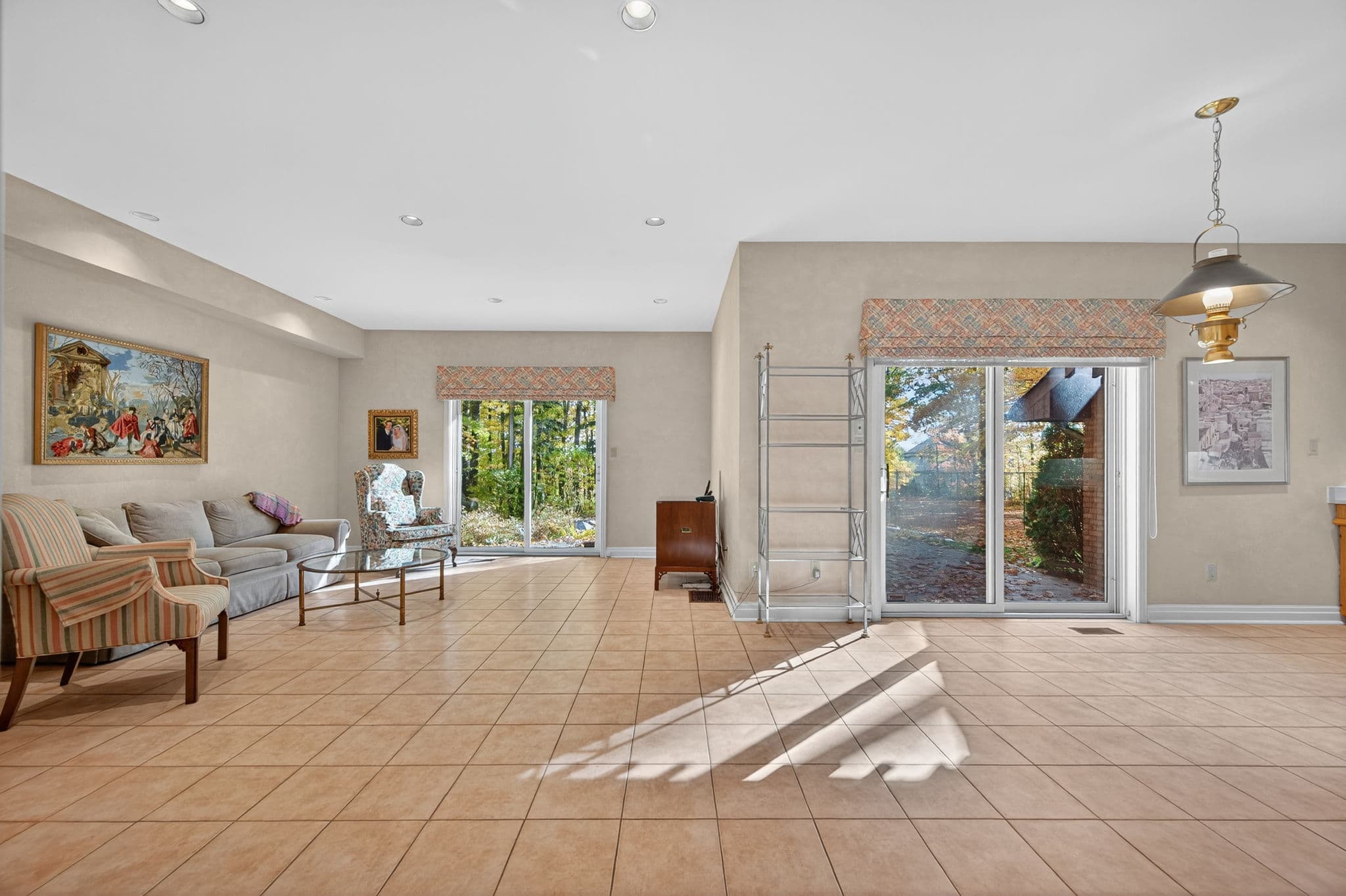 124 Forest Ridge Rd Richmond Hill, ON L4E 3L8