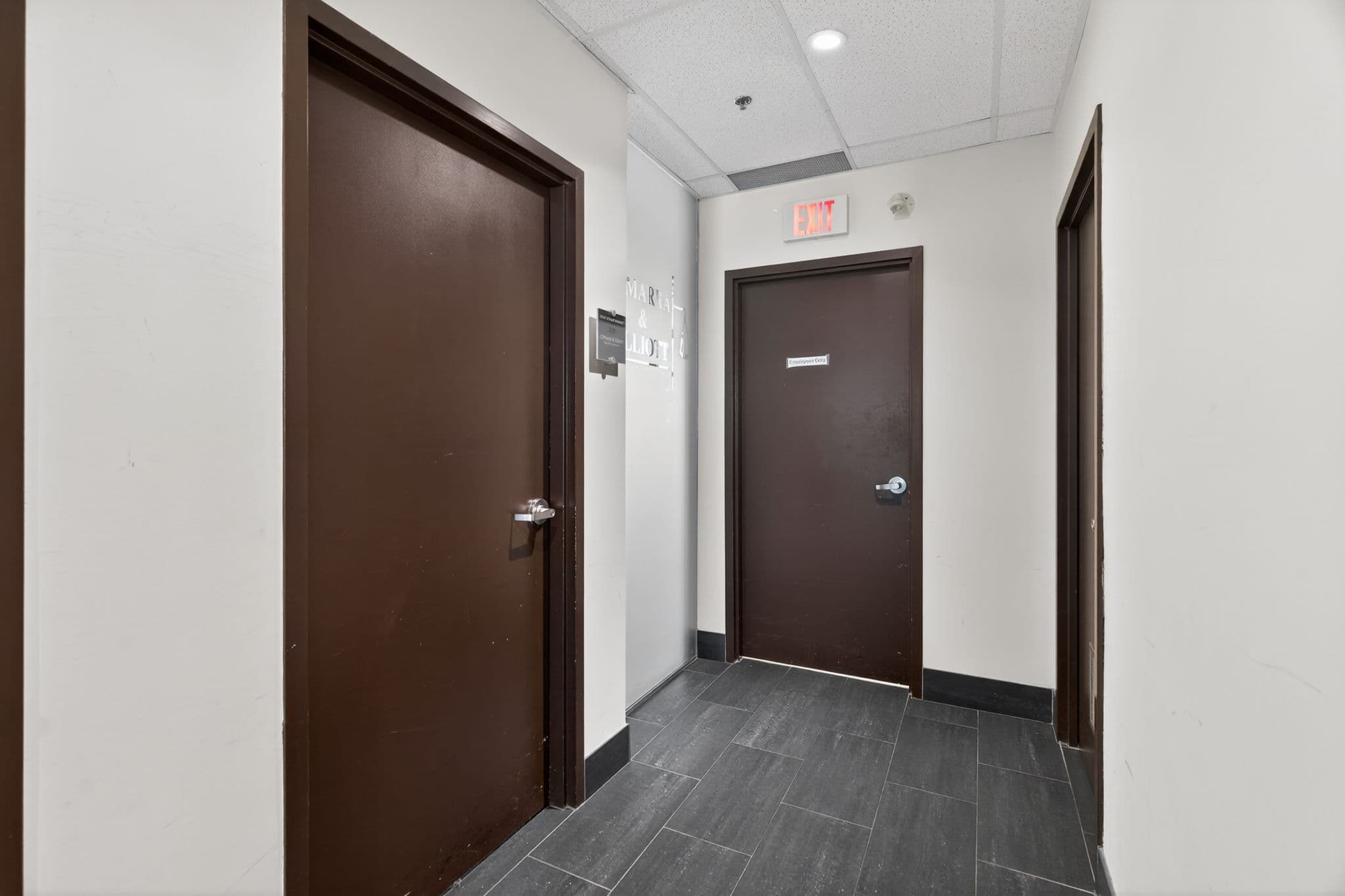 125 Lakeshore Rd E 203 Mississauga, ON L5G 1E5