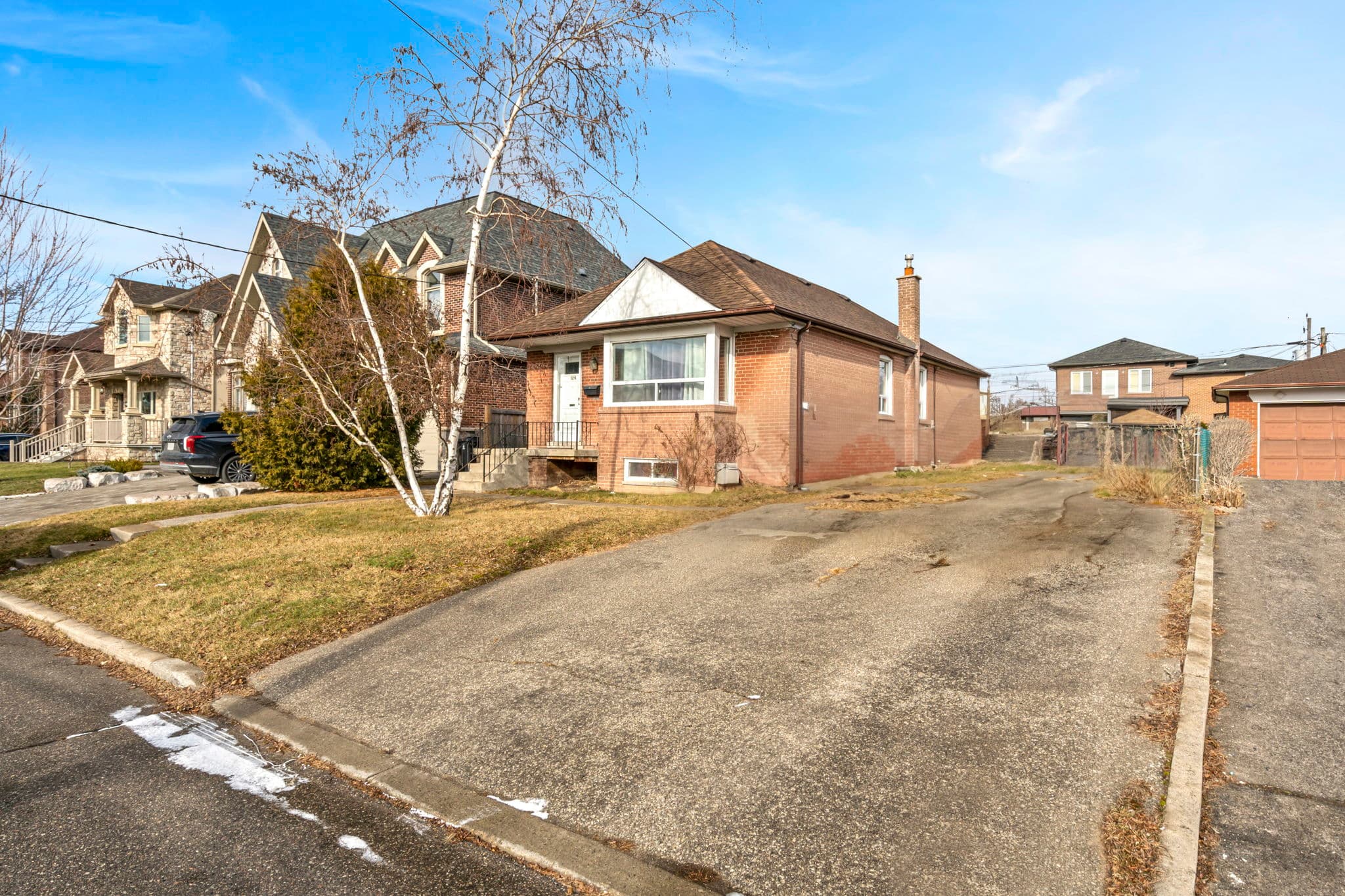 126 Anthony Rd Toronto, ON M3K 1B6