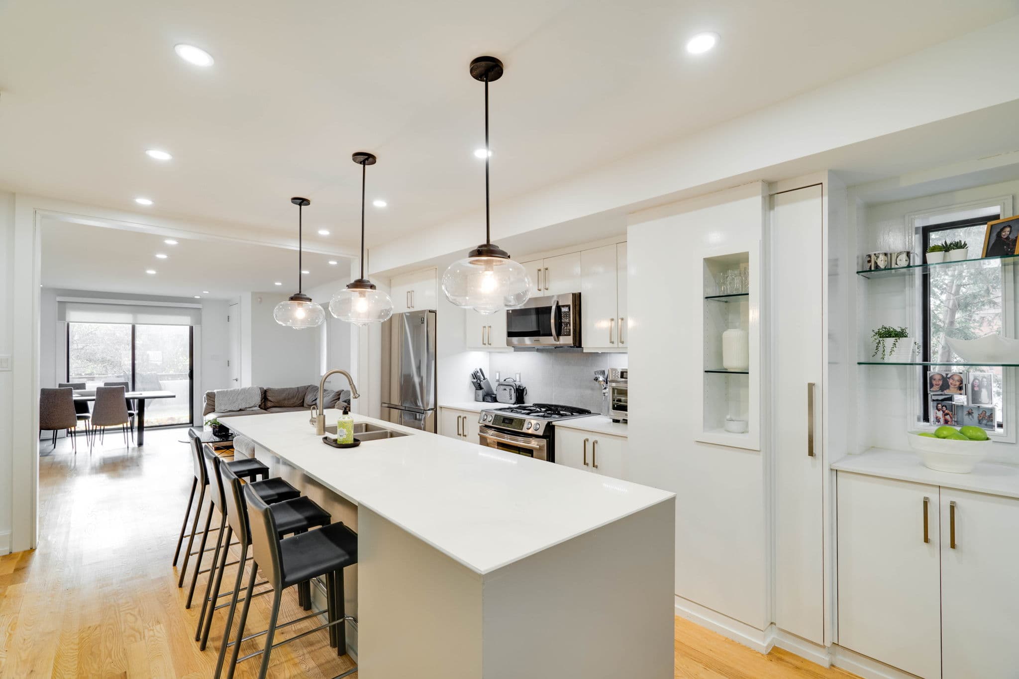 127 Orchard View Blvd Toronto, ON M4R 1C1