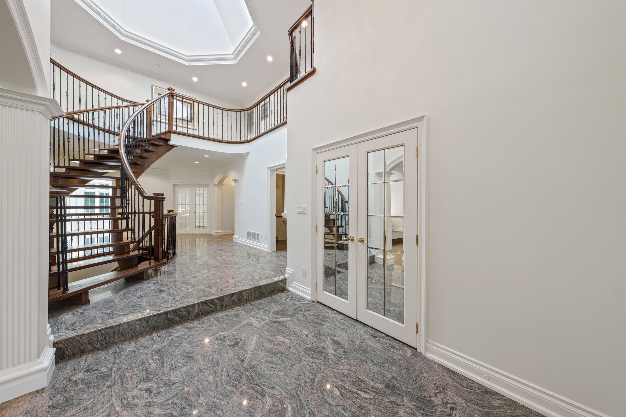 128 Yorkminster Rd Toronto, ON M2P 1M6