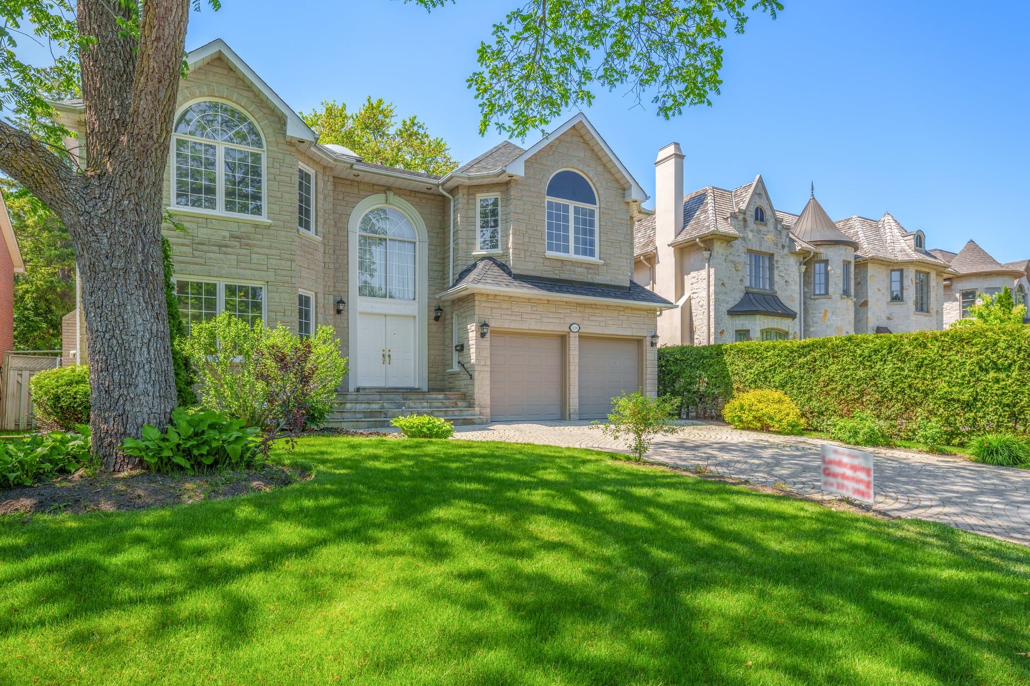 128 Yorkminster Rd Toronto, ON M2P 1M6