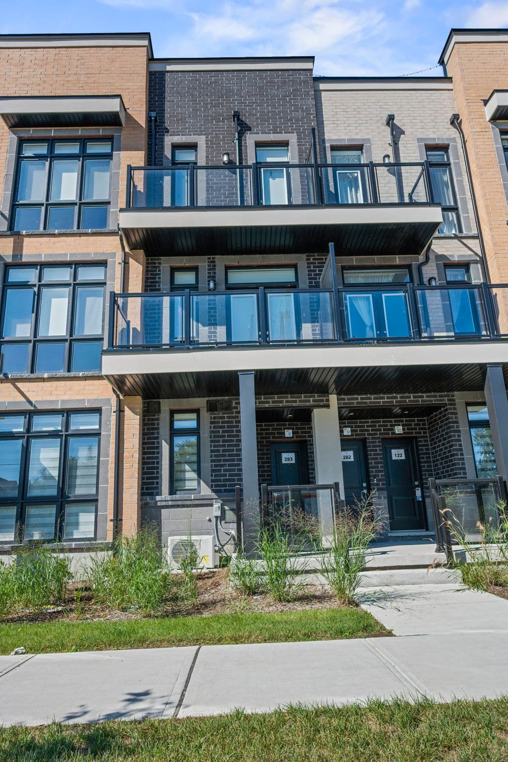 12860 Yonge St Unit 283 Richmond Hill, ON L4E 4H1