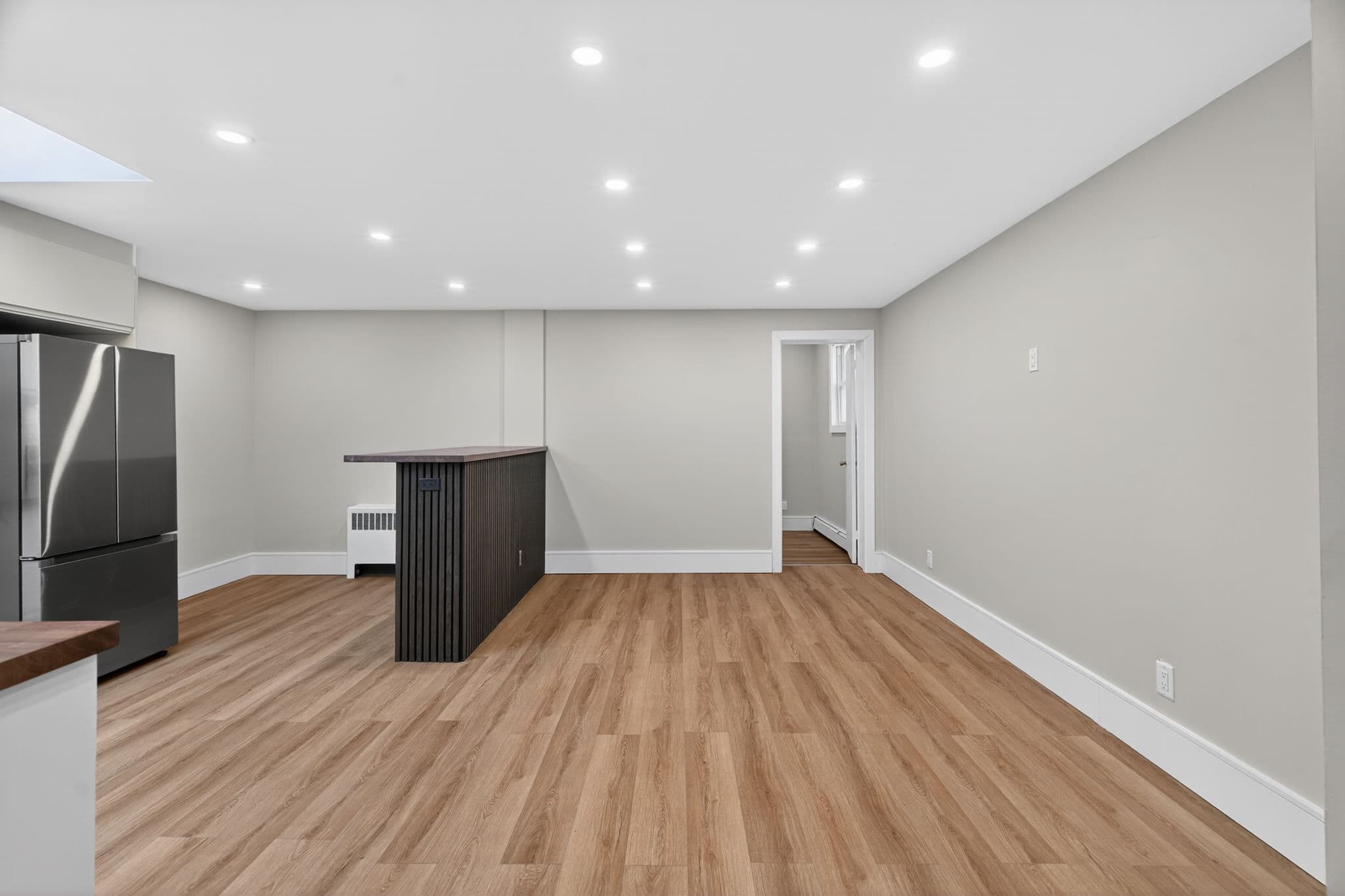 131 Lakeshore Rd E Oakville, ON L6J 1H3