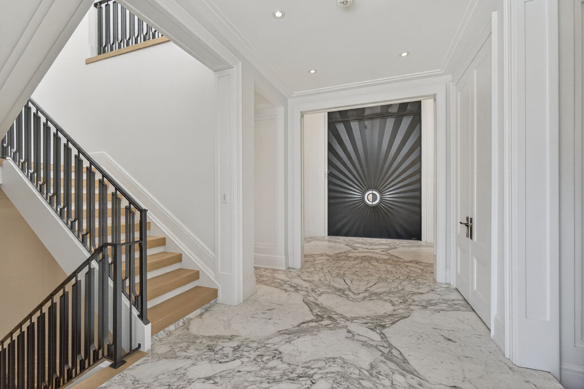 131 Mayfield Dr Oakville, ON L6H 1K6