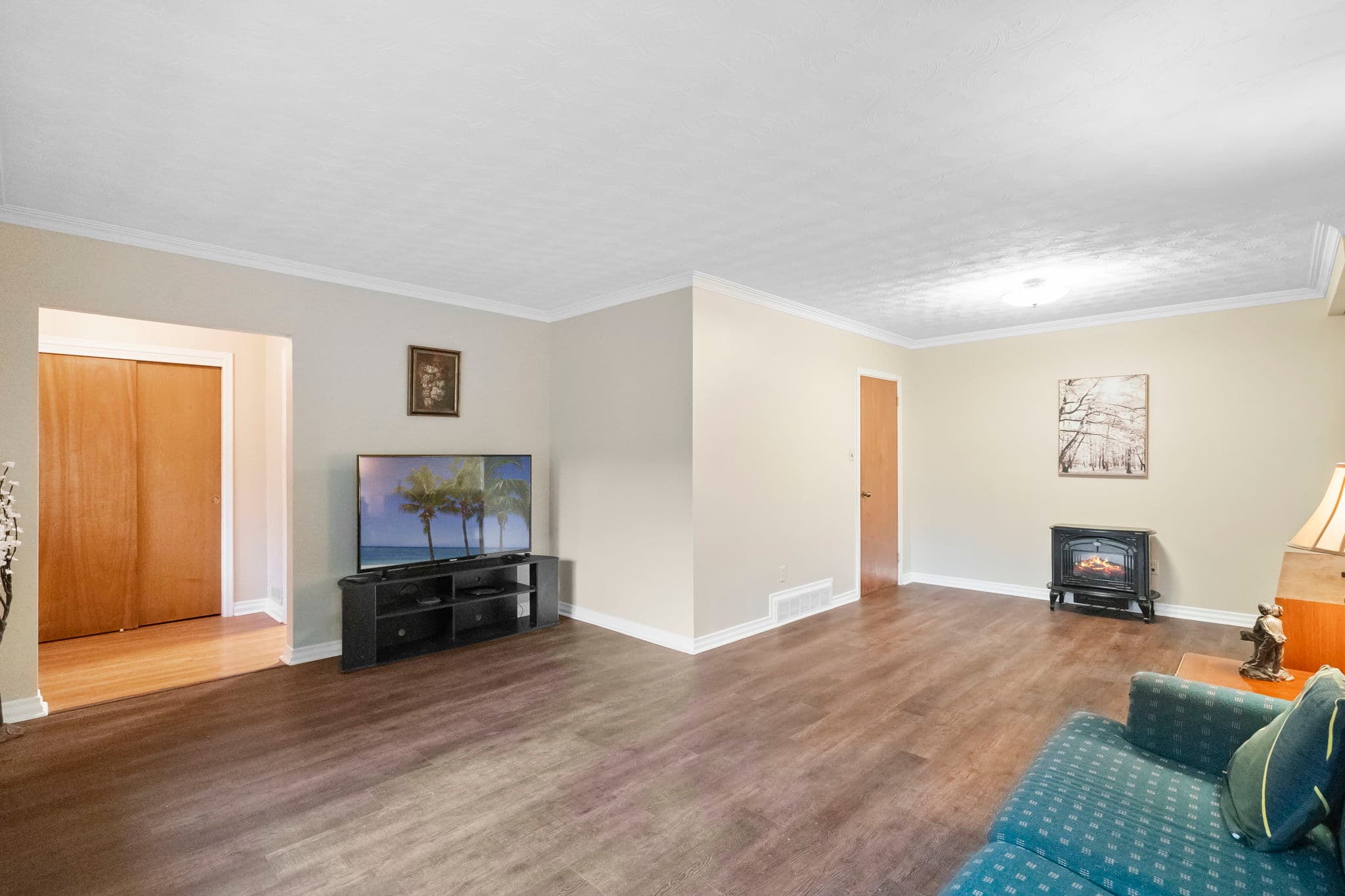132 Grey Rd Toronto, ON M5M 4G1