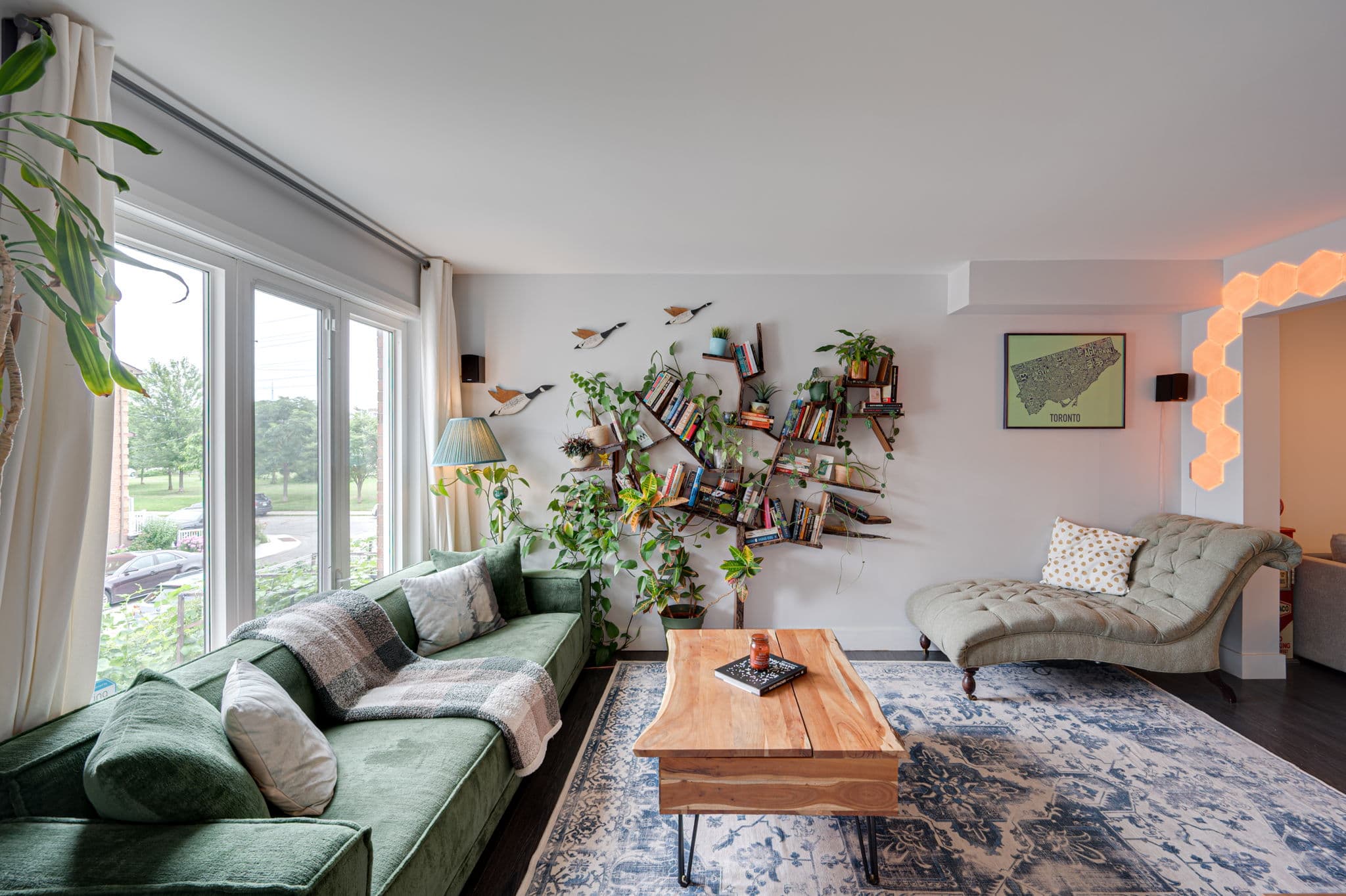 134 Beaver Terrace Toronto, ON M6H 4G8