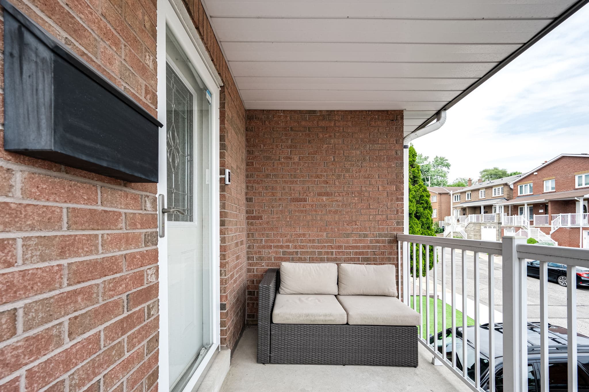 134 Beaver Terrace Toronto, ON M6H 4G8