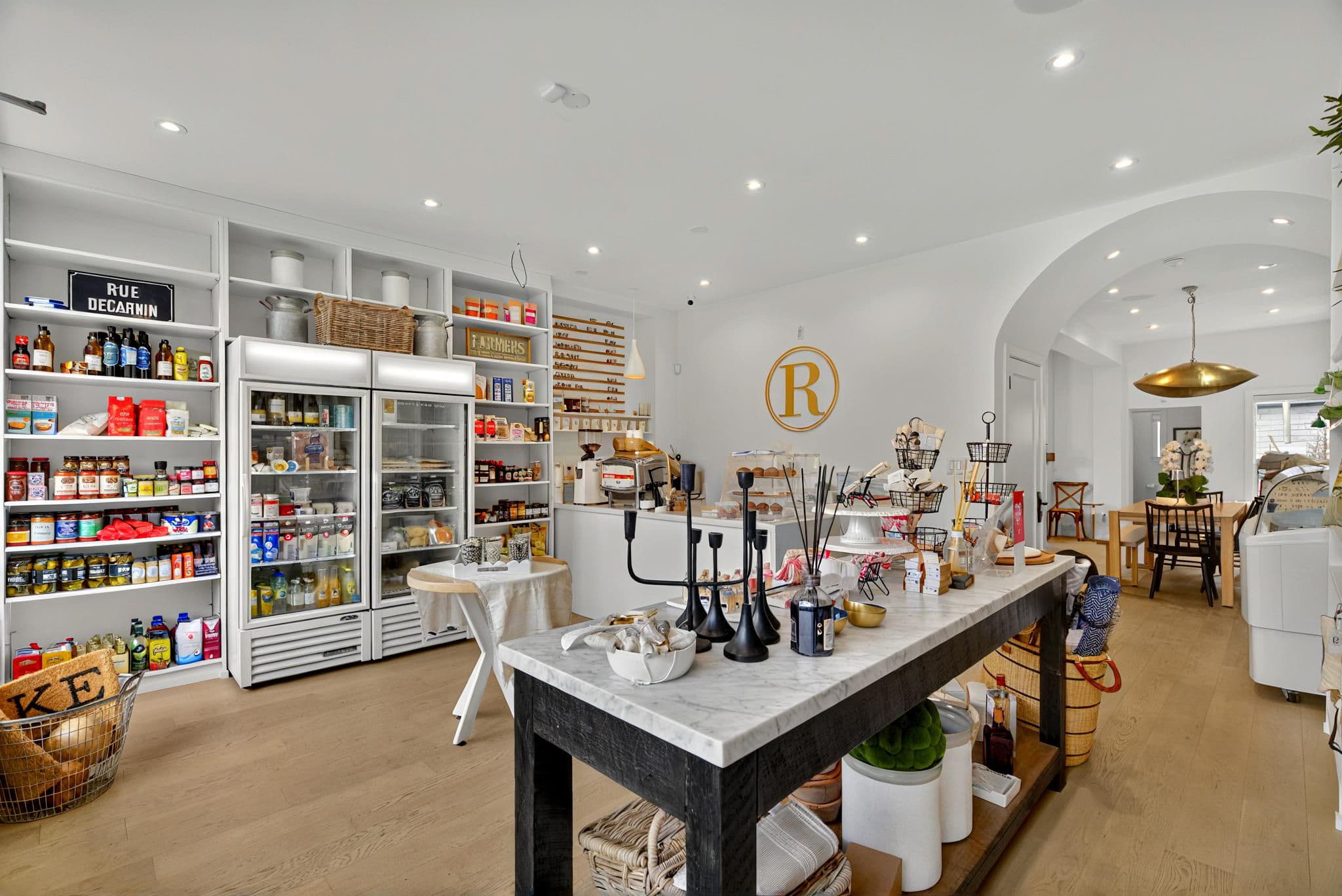 134 Tyrrel Ave Toronto, ON M6G 2G5