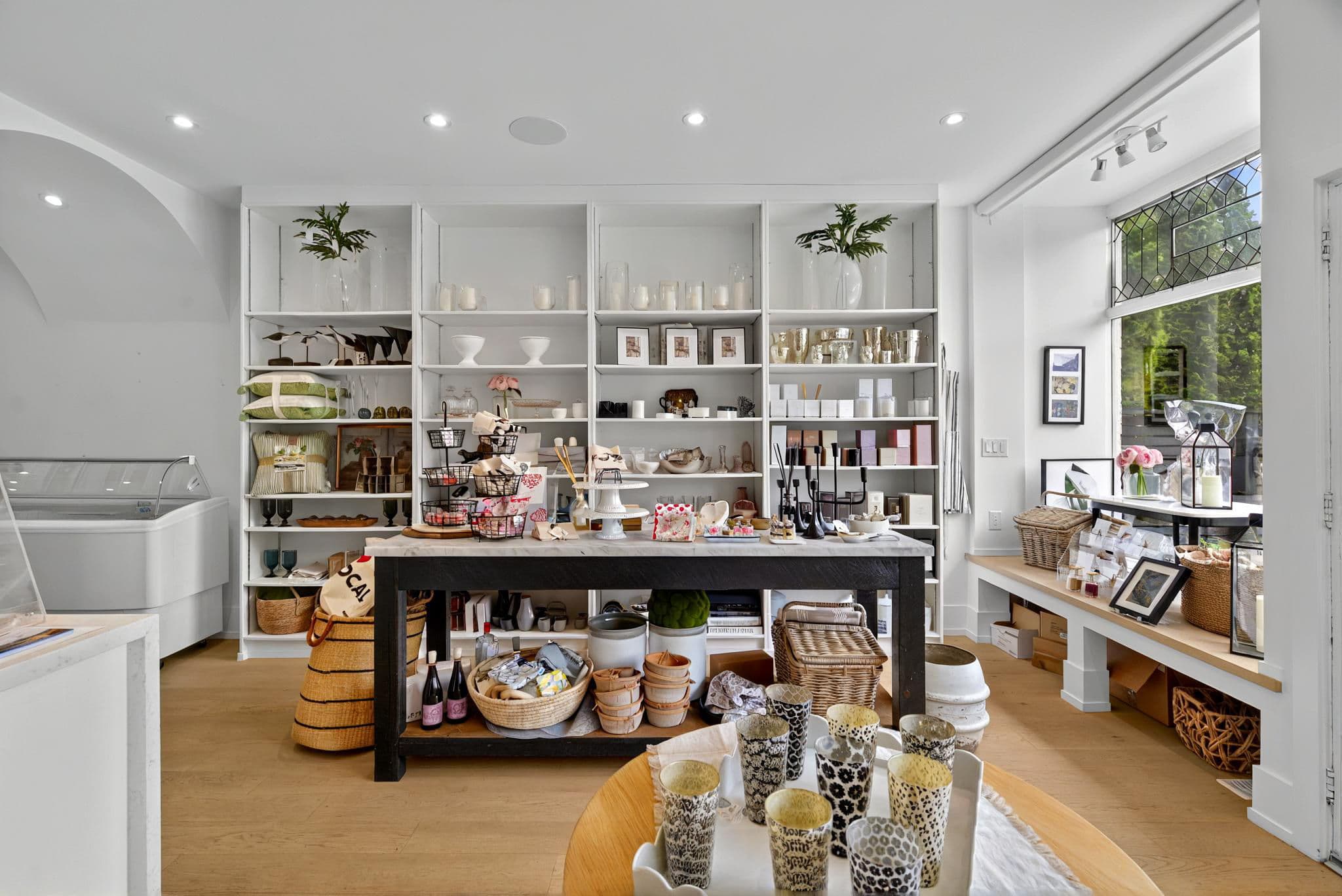 134 Tyrrel Ave Toronto, ON M6G 2G5