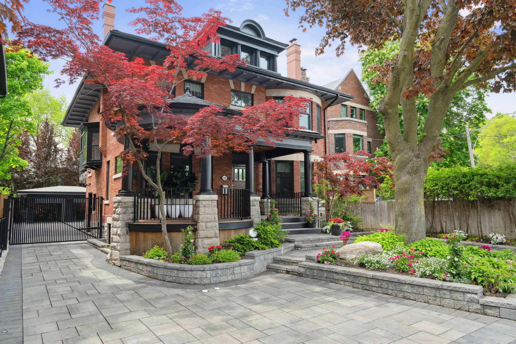 135 Crescent Rd Toronto, ON M4W 1T8