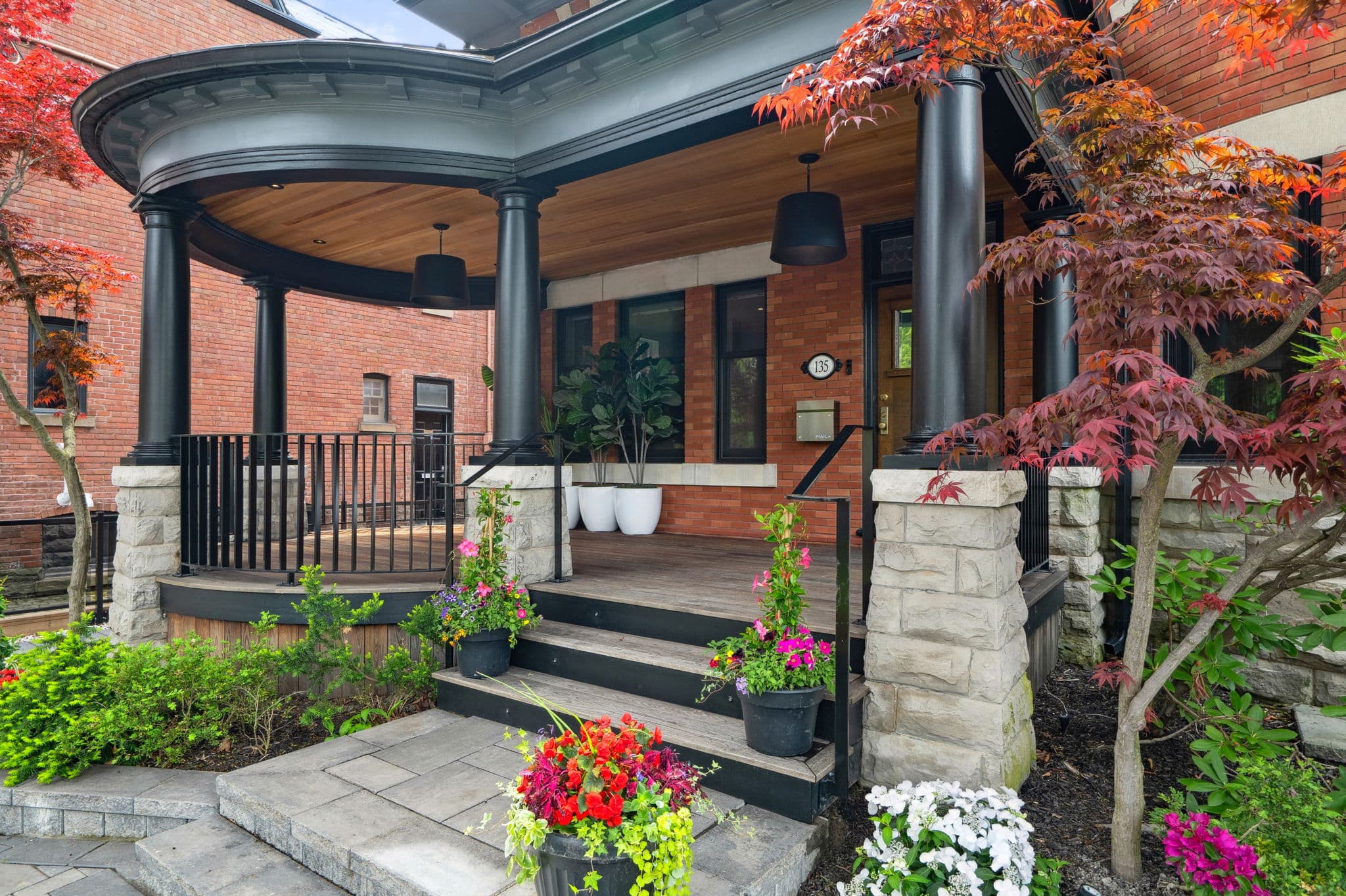 135 Crescent Rd Toronto, ON M4W 1T8