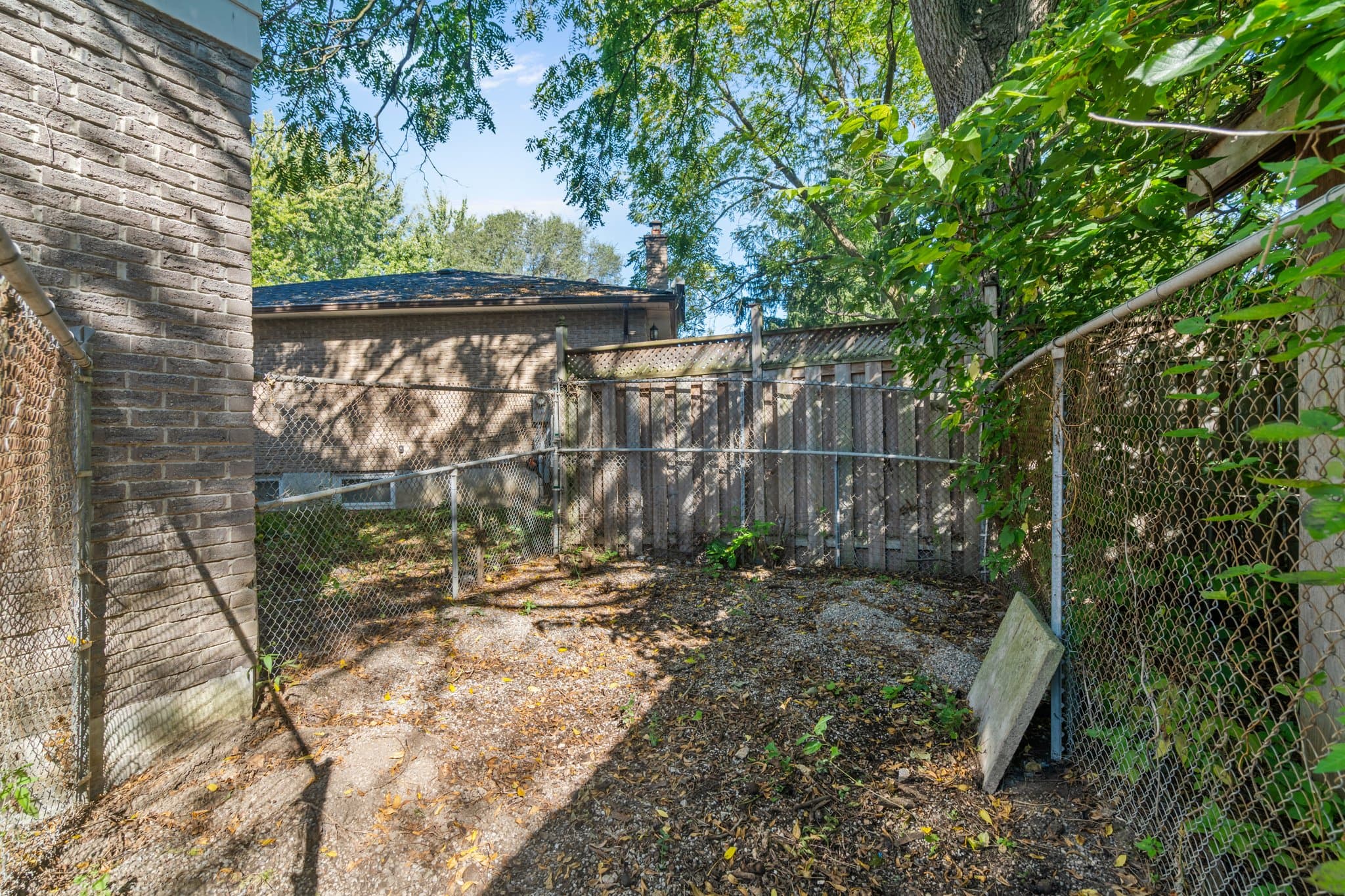 135 Marla Ct Richmond Hill, ON L4C 4S1