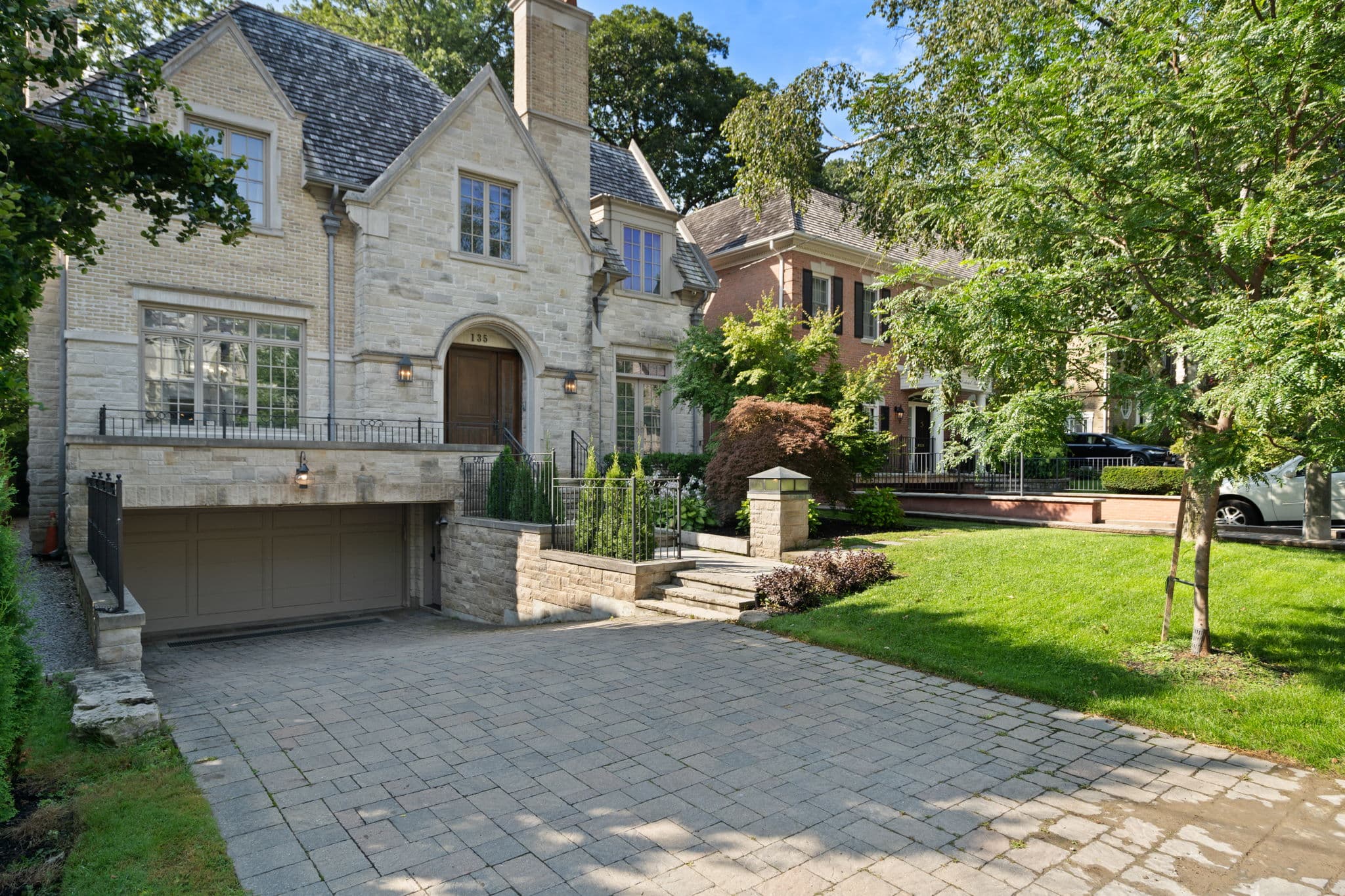 135 Rochester Ave Toronto, ON M4N 1N9