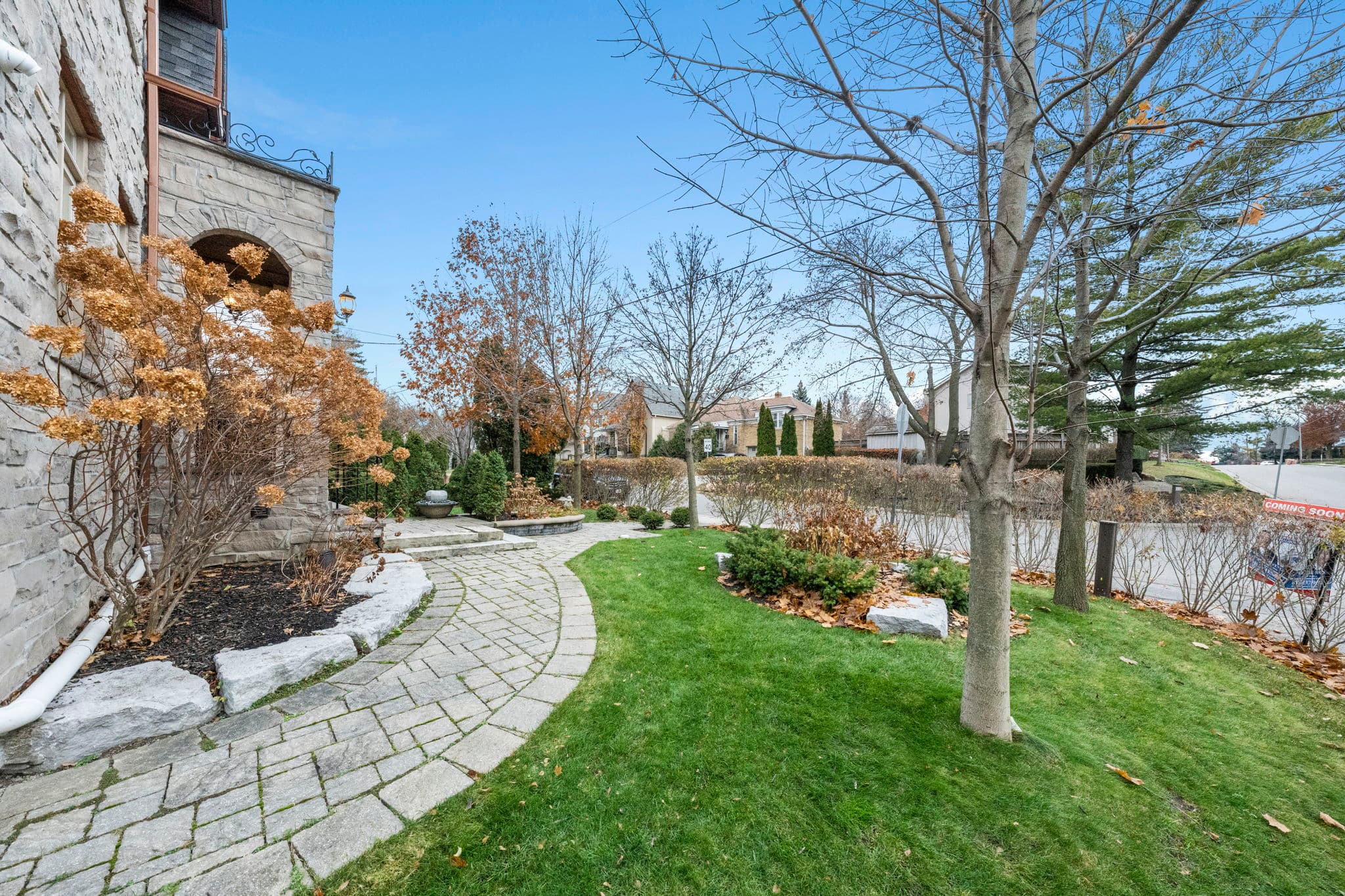 139 Beechwood Ave Toronto, ON M2L 1J9