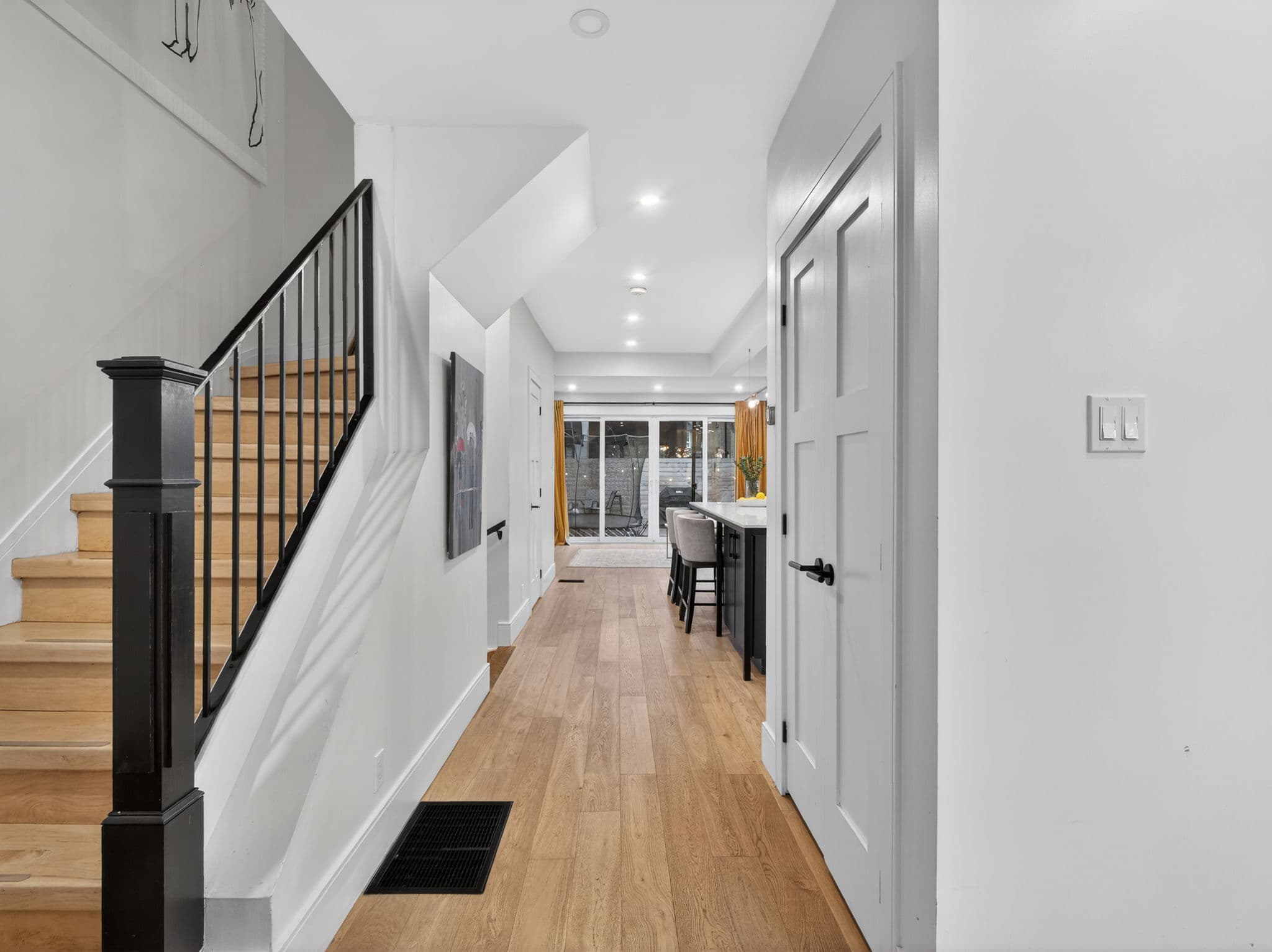 14 Coady Ave Toronto, ON M4M 2Y8