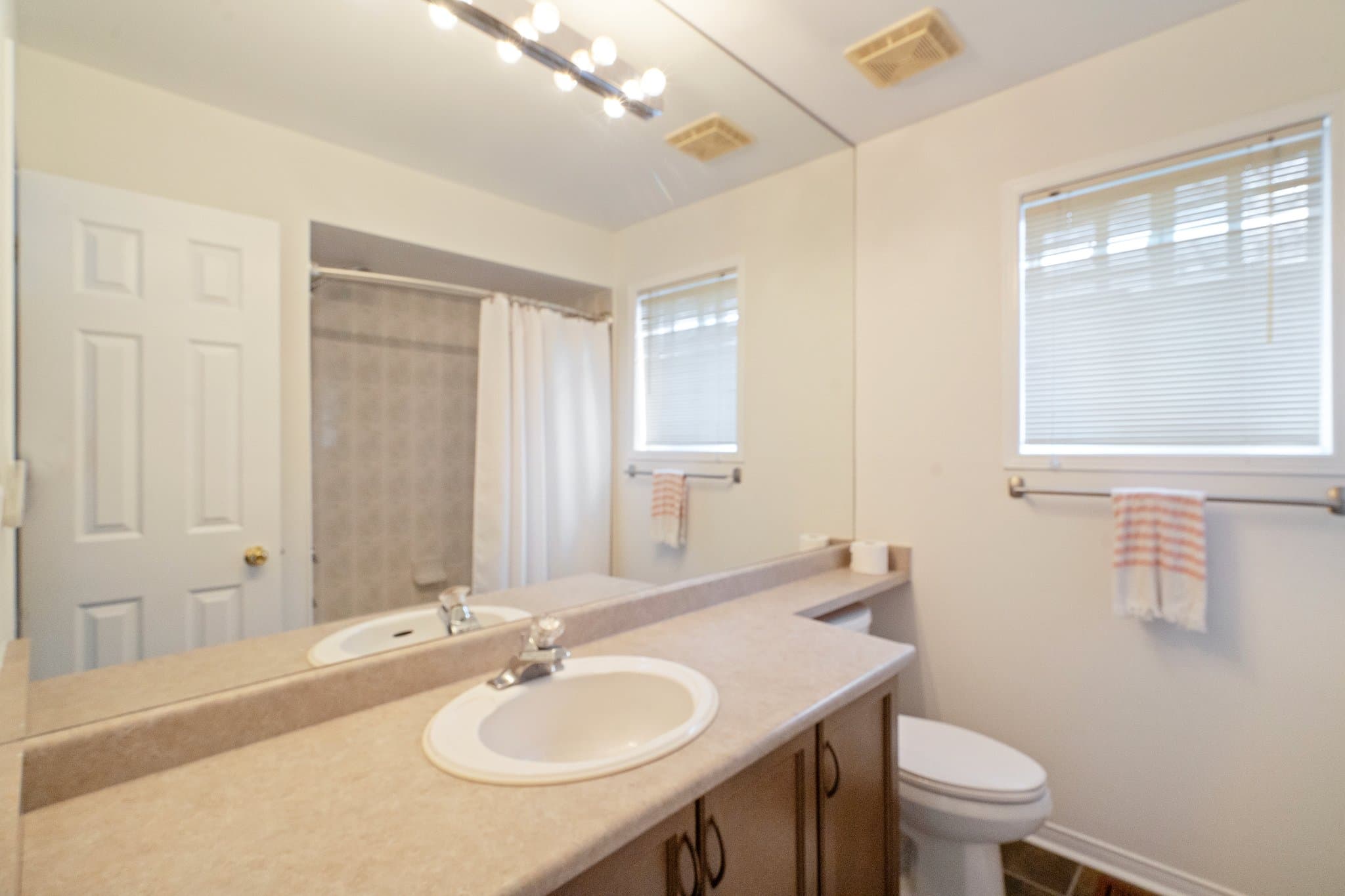 14 Kaitlin Dr Richmond Hill, ON L4E 3W6