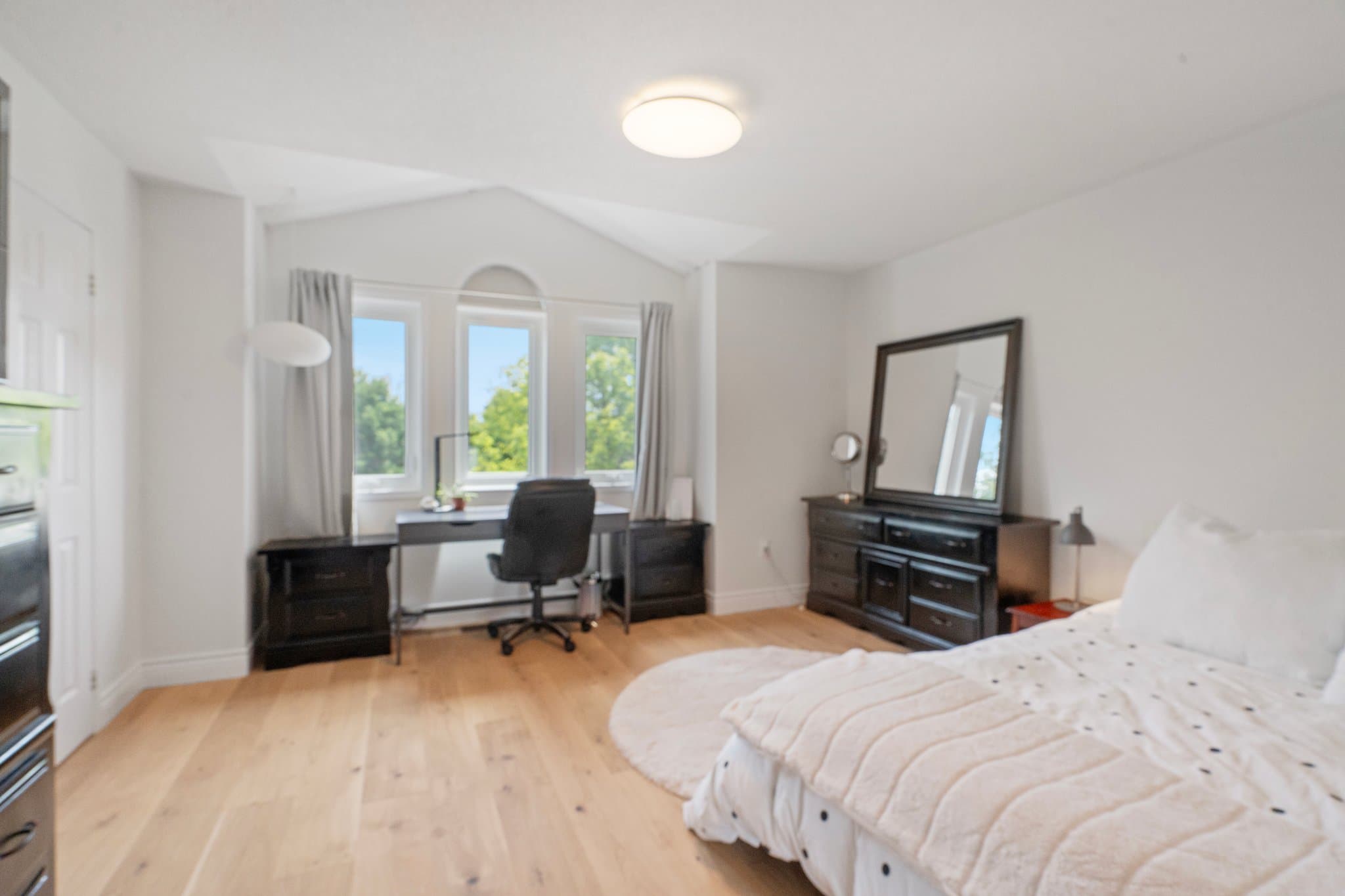 14 Kaitlin Dr Richmond Hill, ON L4E 3W6