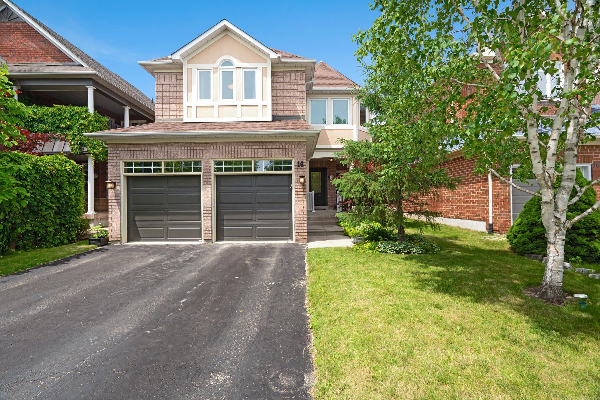 14 Kaitlin Dr Richmond Hill, ON L4E 3W6