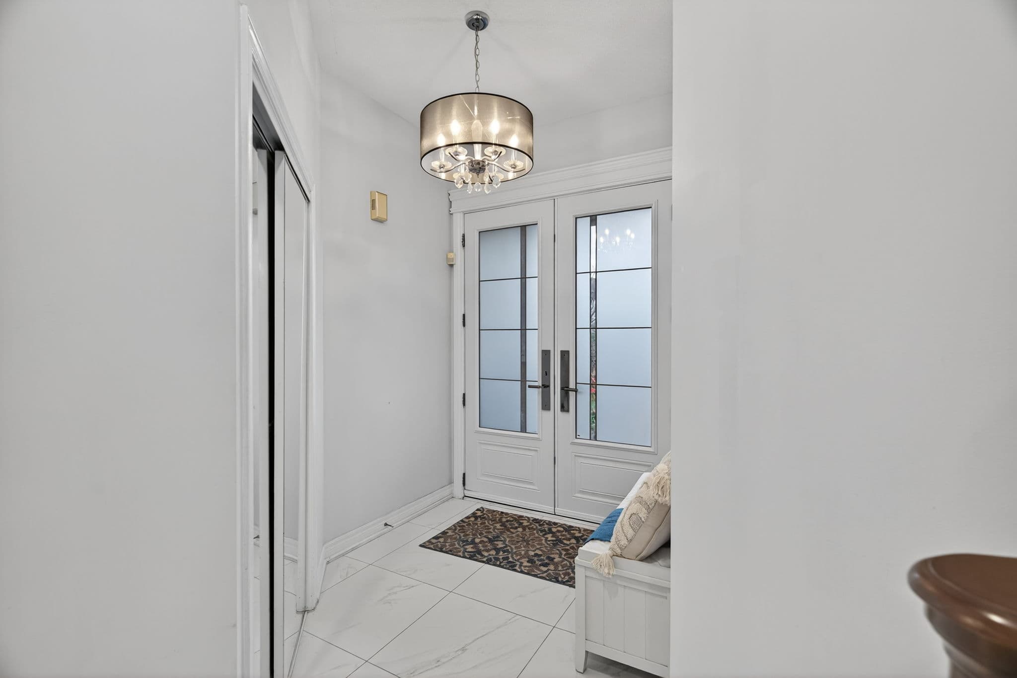 14 Pepperberry Rd Vaughan, ON L4J 8W9