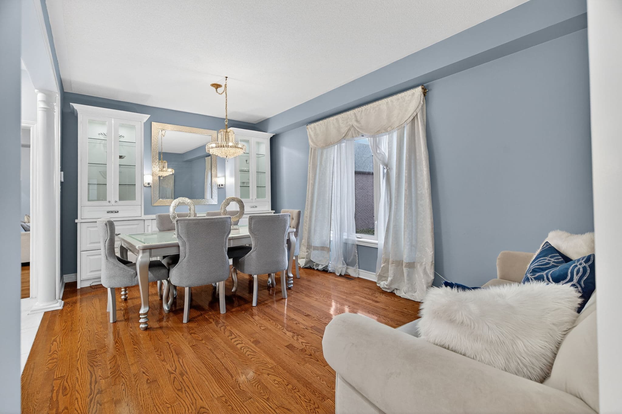 14 Pepperberry Rd Vaughan, ON L4J 8W9