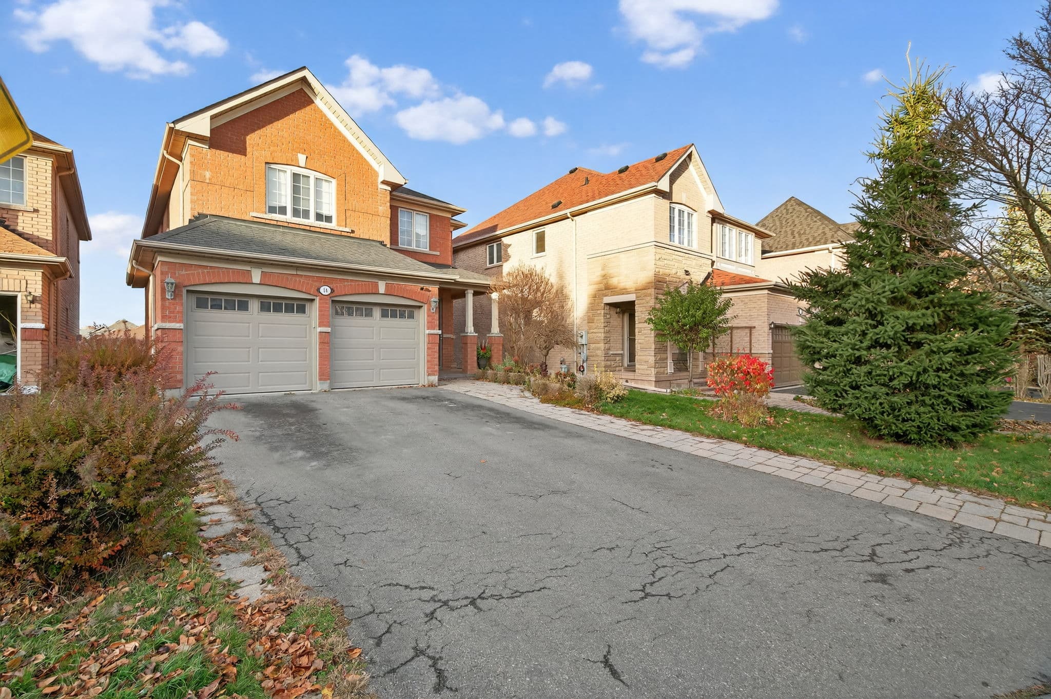 14 Pepperberry Rd Vaughan, ON L4J 8W9