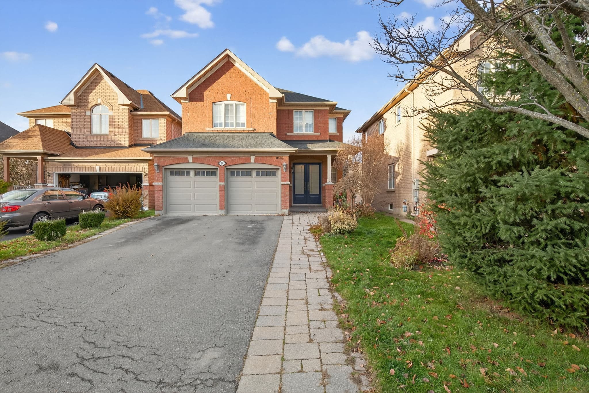 14 Pepperberry Rd Vaughan, ON L4J 8W9