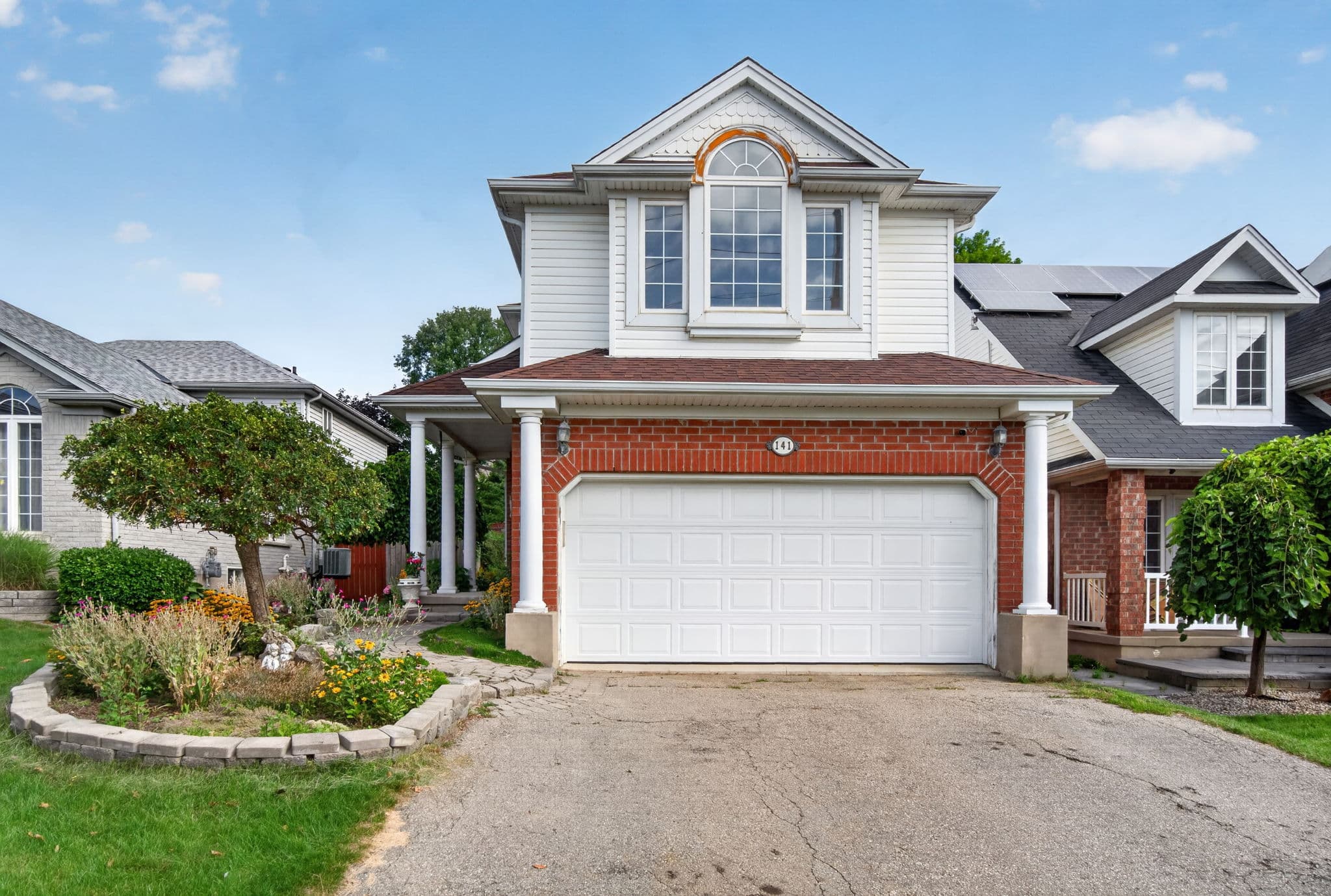 141 Starwood Dr Guelph, ON N1E 7G7