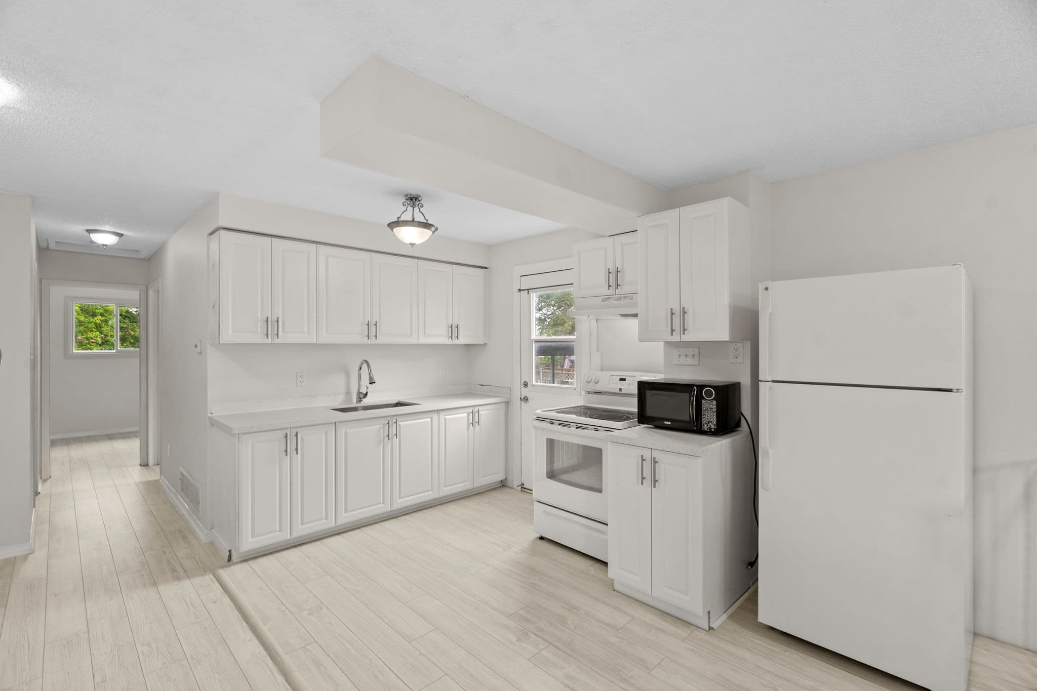 1419 Outlet Dr Oshawa, ON L1J 7Z6