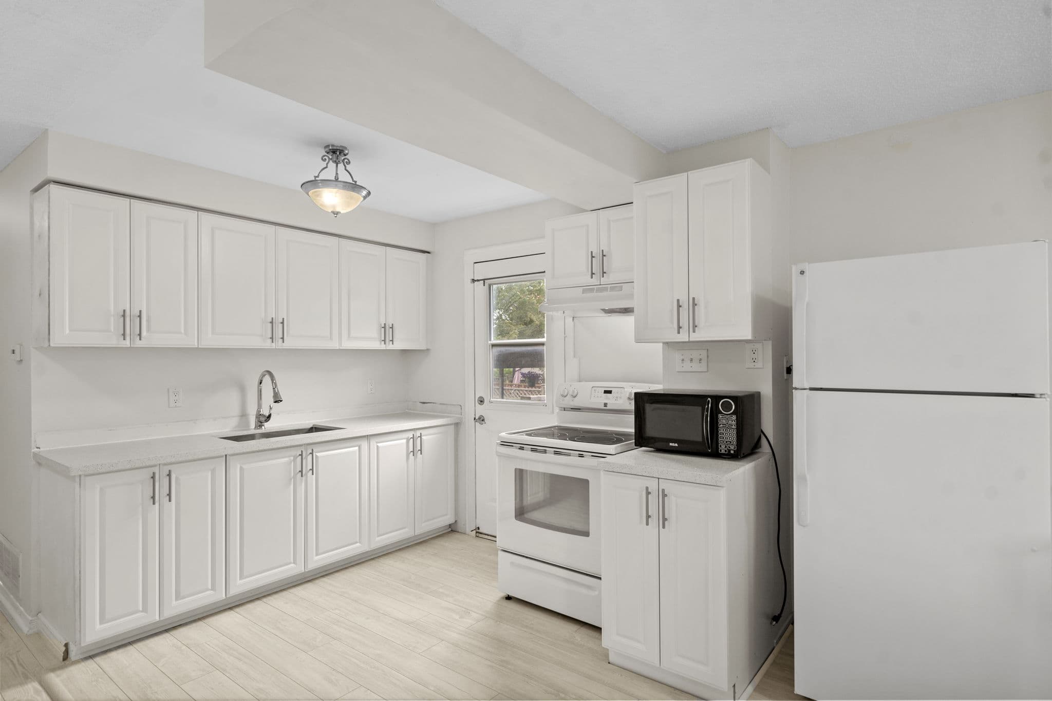 1419 Outlet Dr Oshawa, ON L1J 7Z6