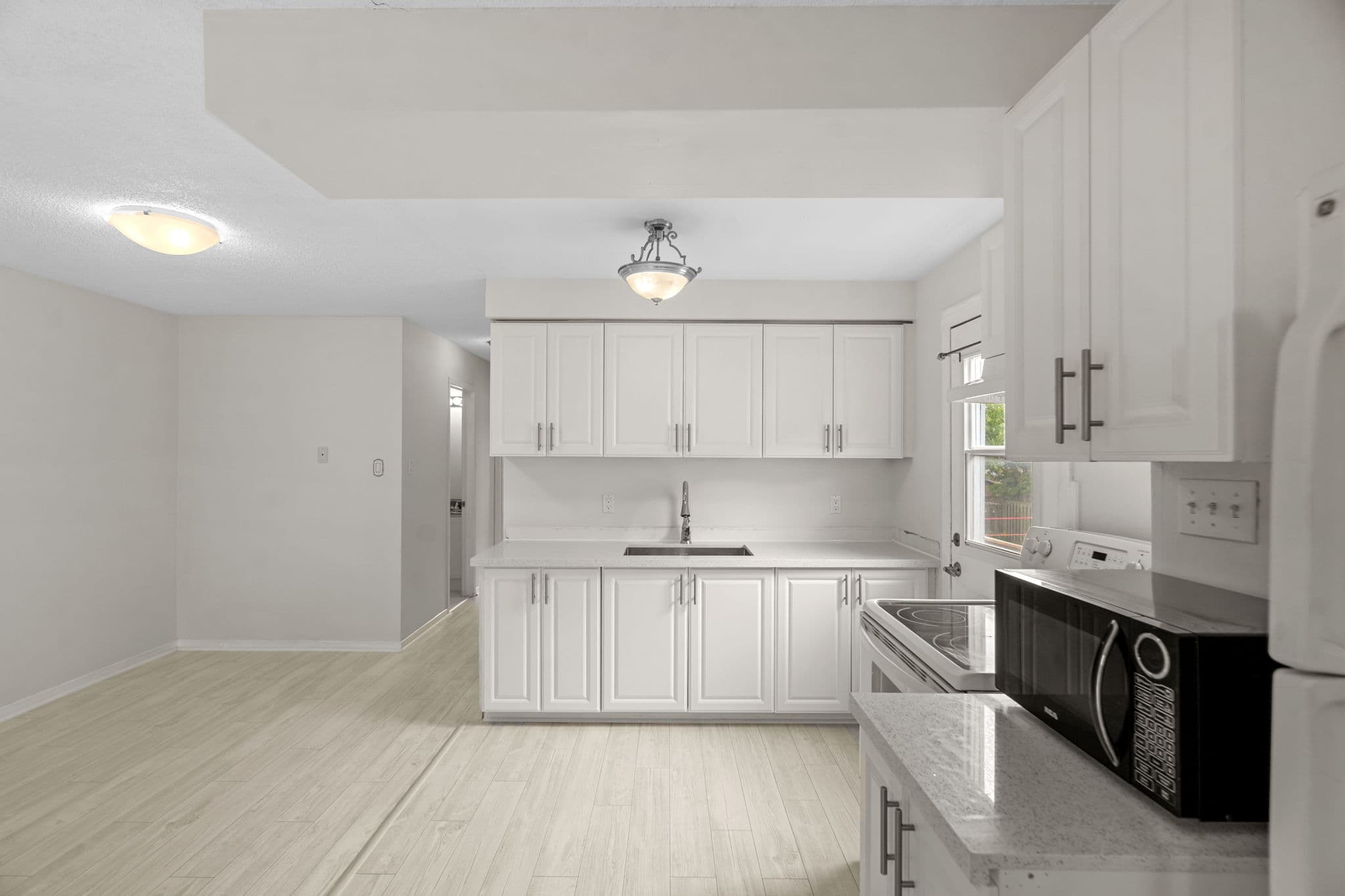 1419 Outlet Dr Oshawa, ON L1J 7Z6