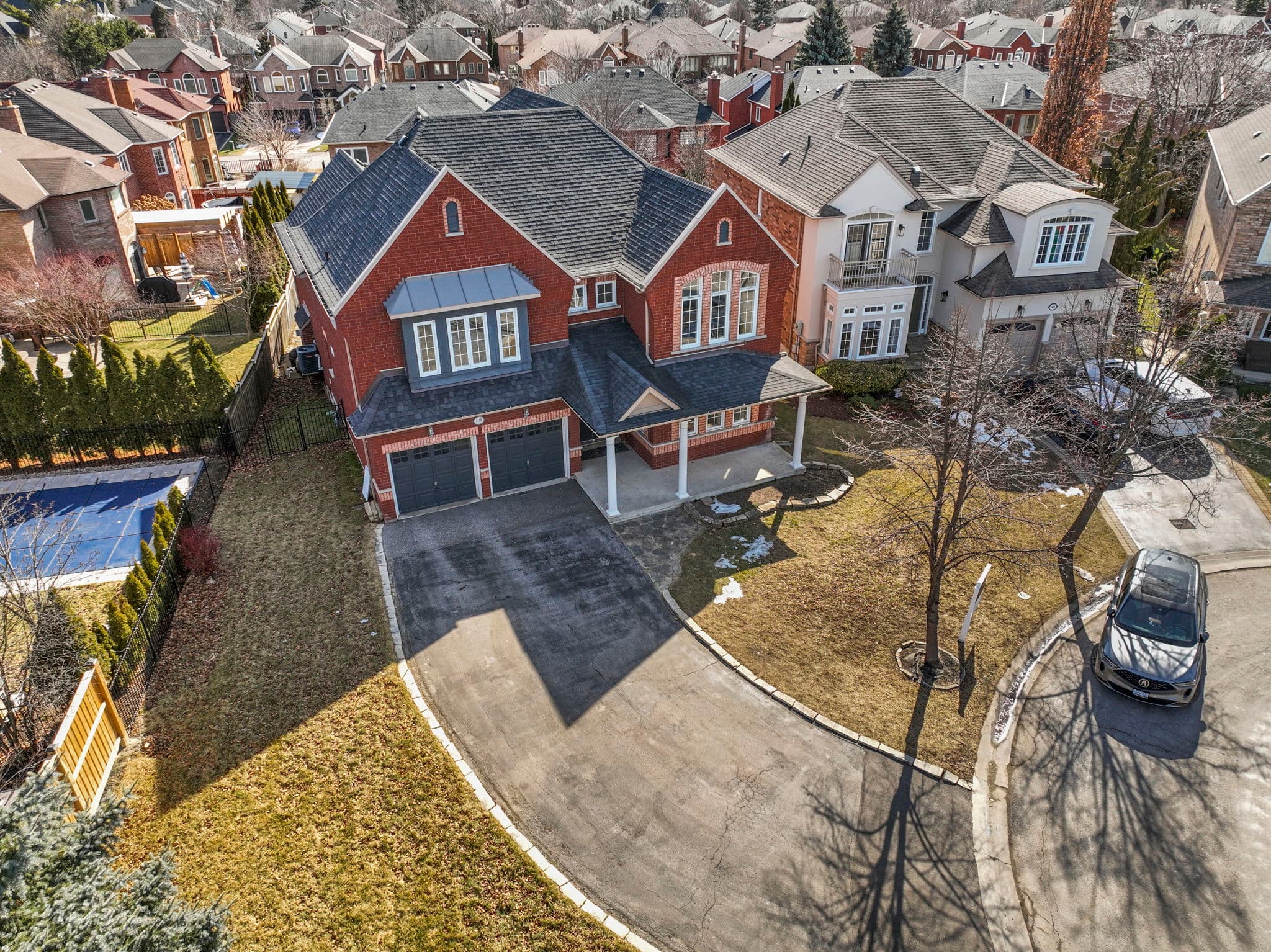 1419 Stonehampton Ct Pickering, ON L1V 7C9