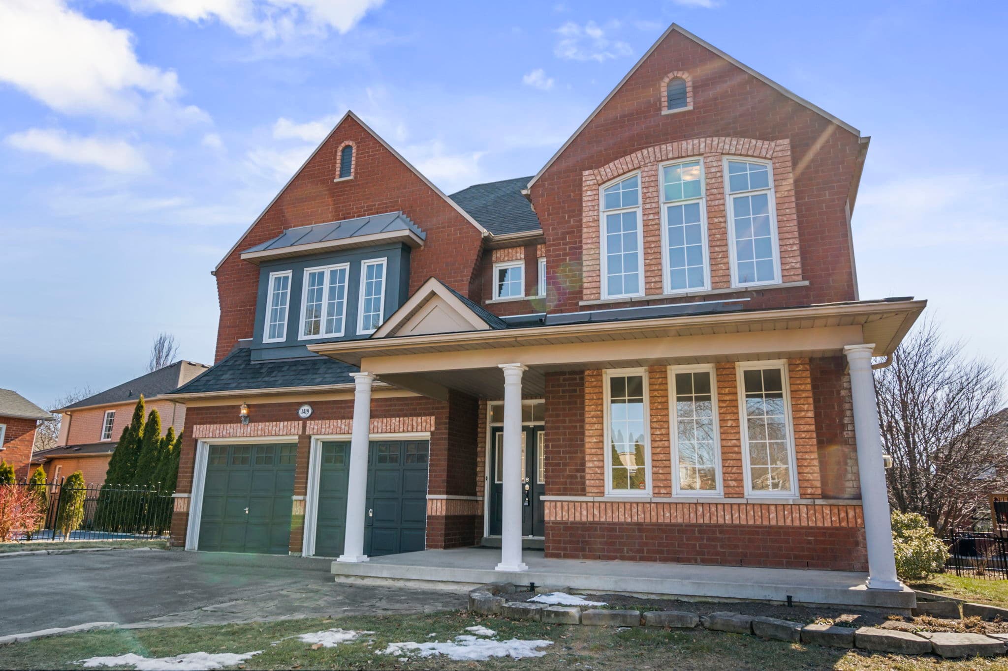 1419 Stonehampton Ct Pickering, ON L1V 7C9
