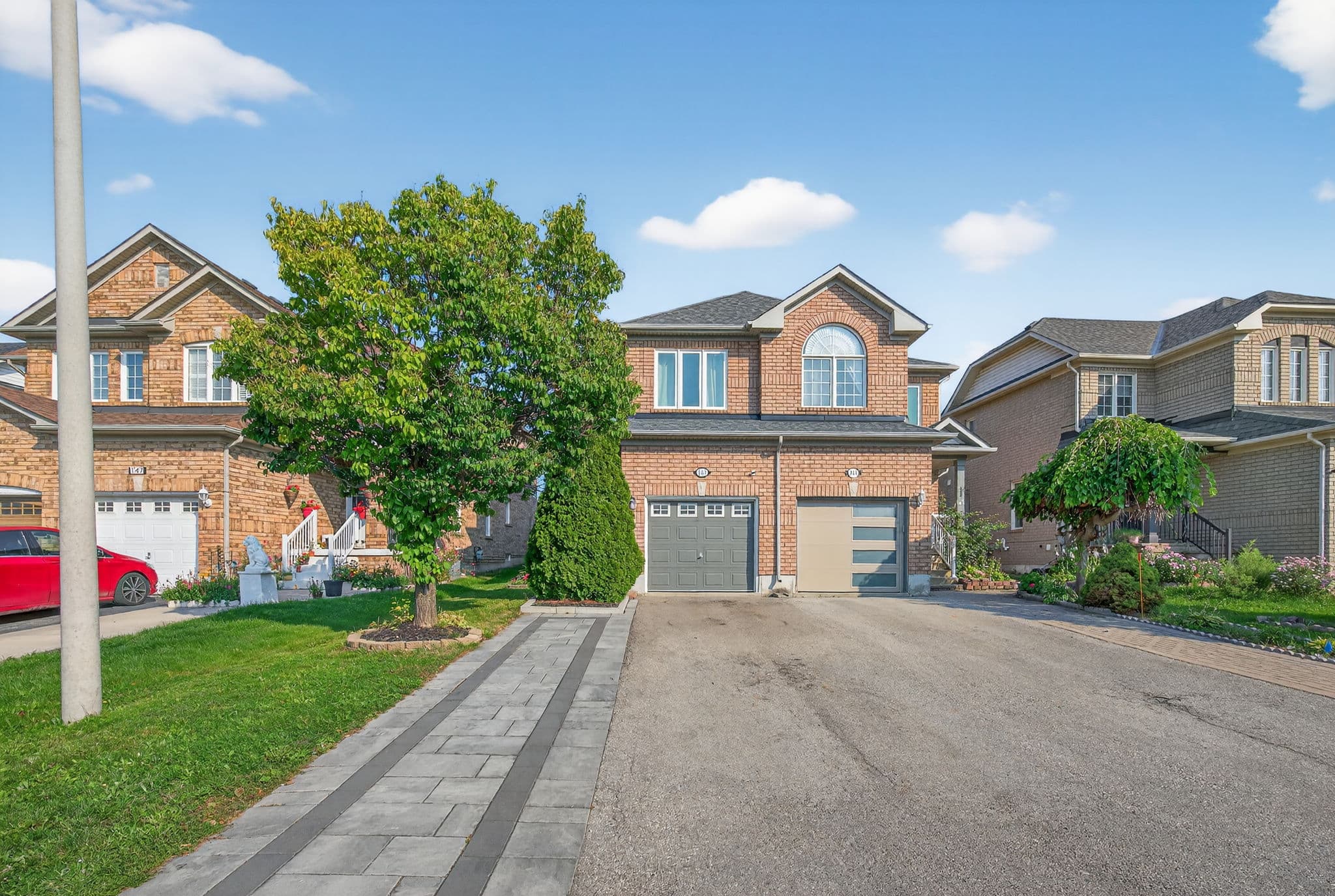 143 Komura Rd Vaughan, ON L6A 3L9