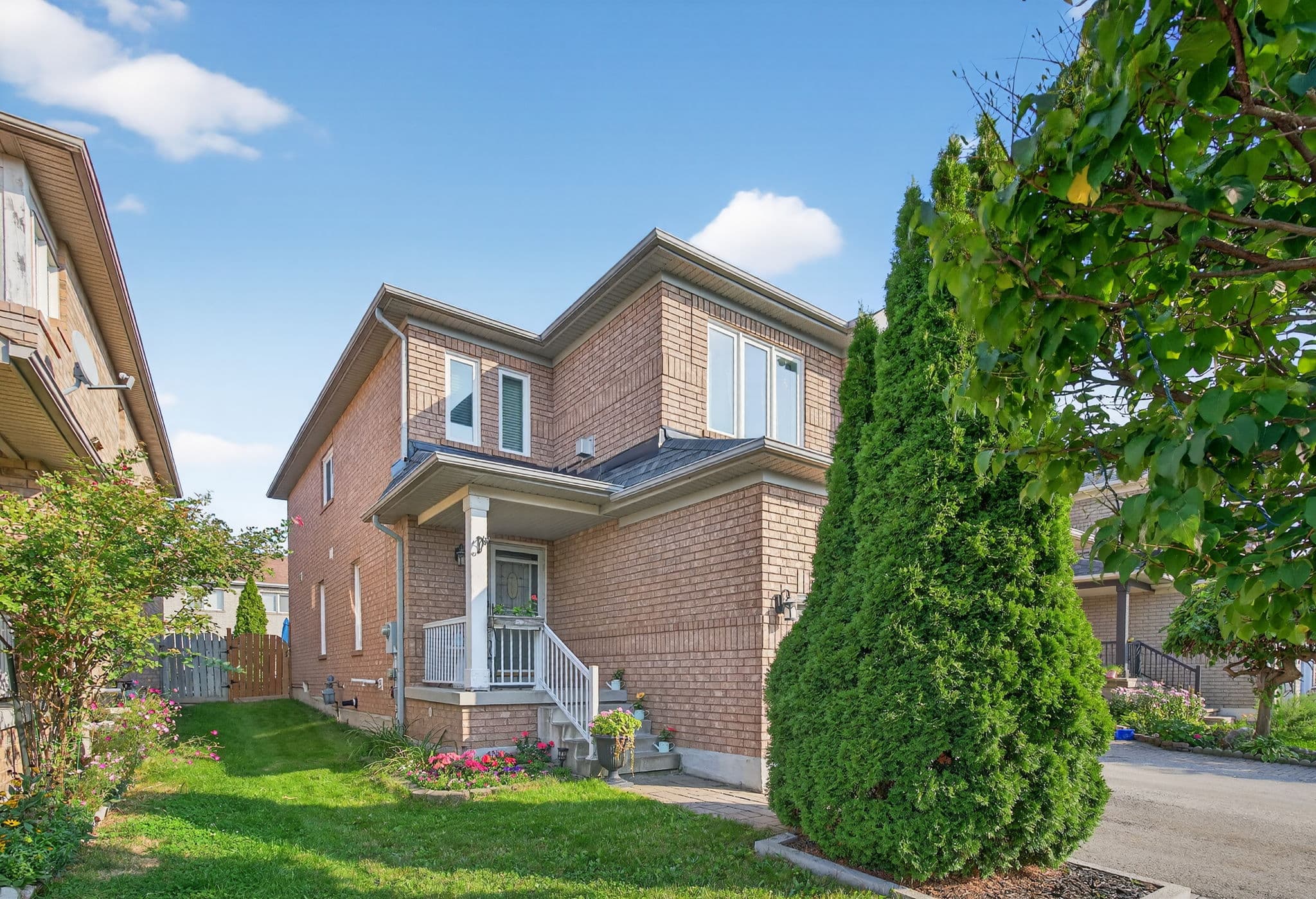 143 Komura Rd Vaughan, ON L6A 3L9