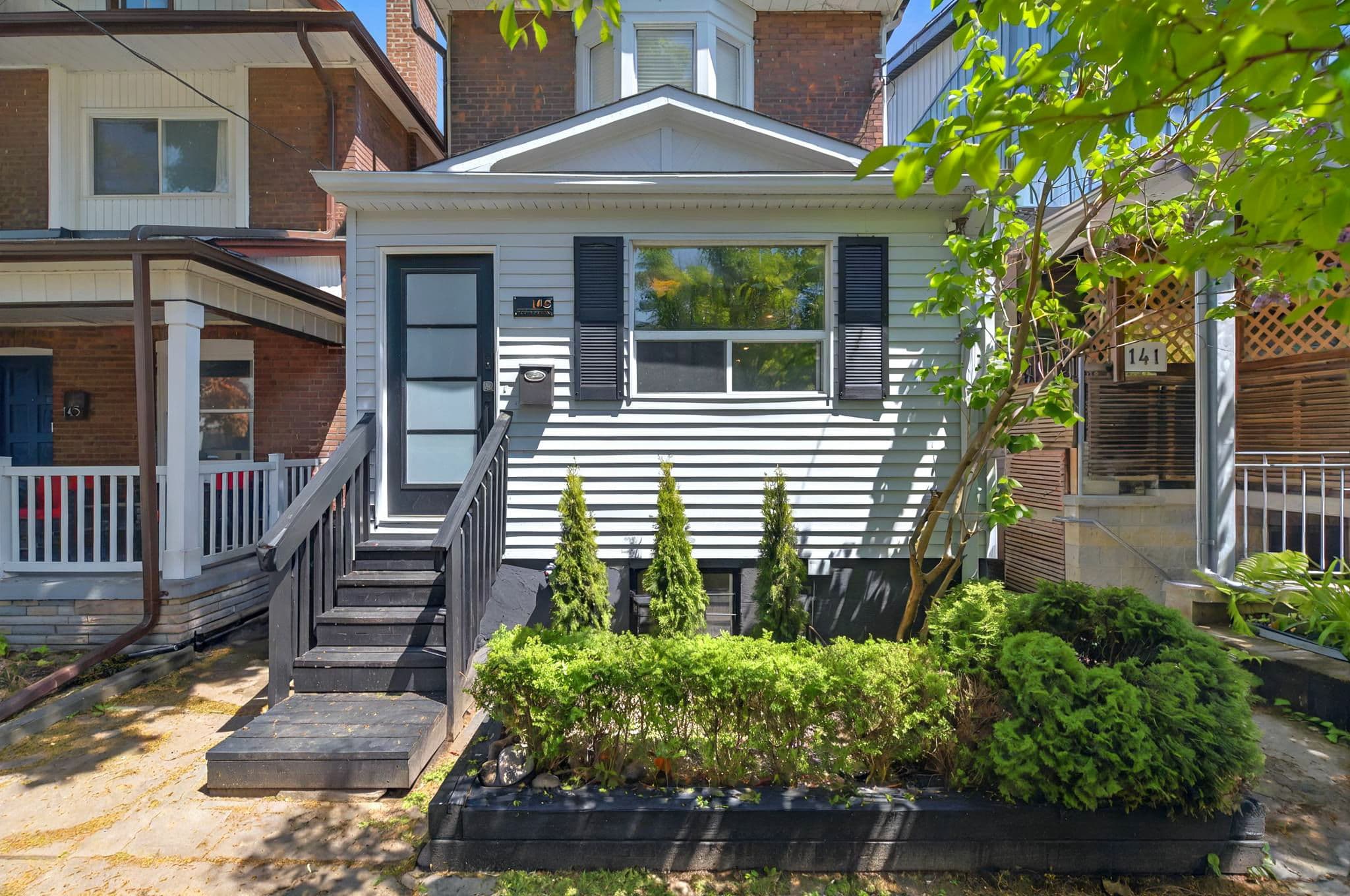 143 Parkmount Rd Toronto, ON M4J 4V3