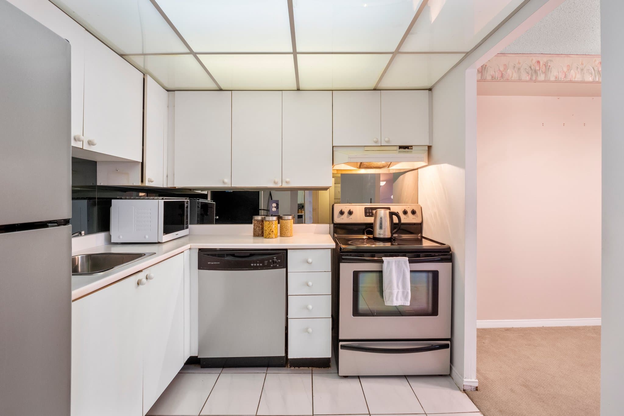 145 Hillcrest Ave 715 Mississauga, ON L5B 3Z1