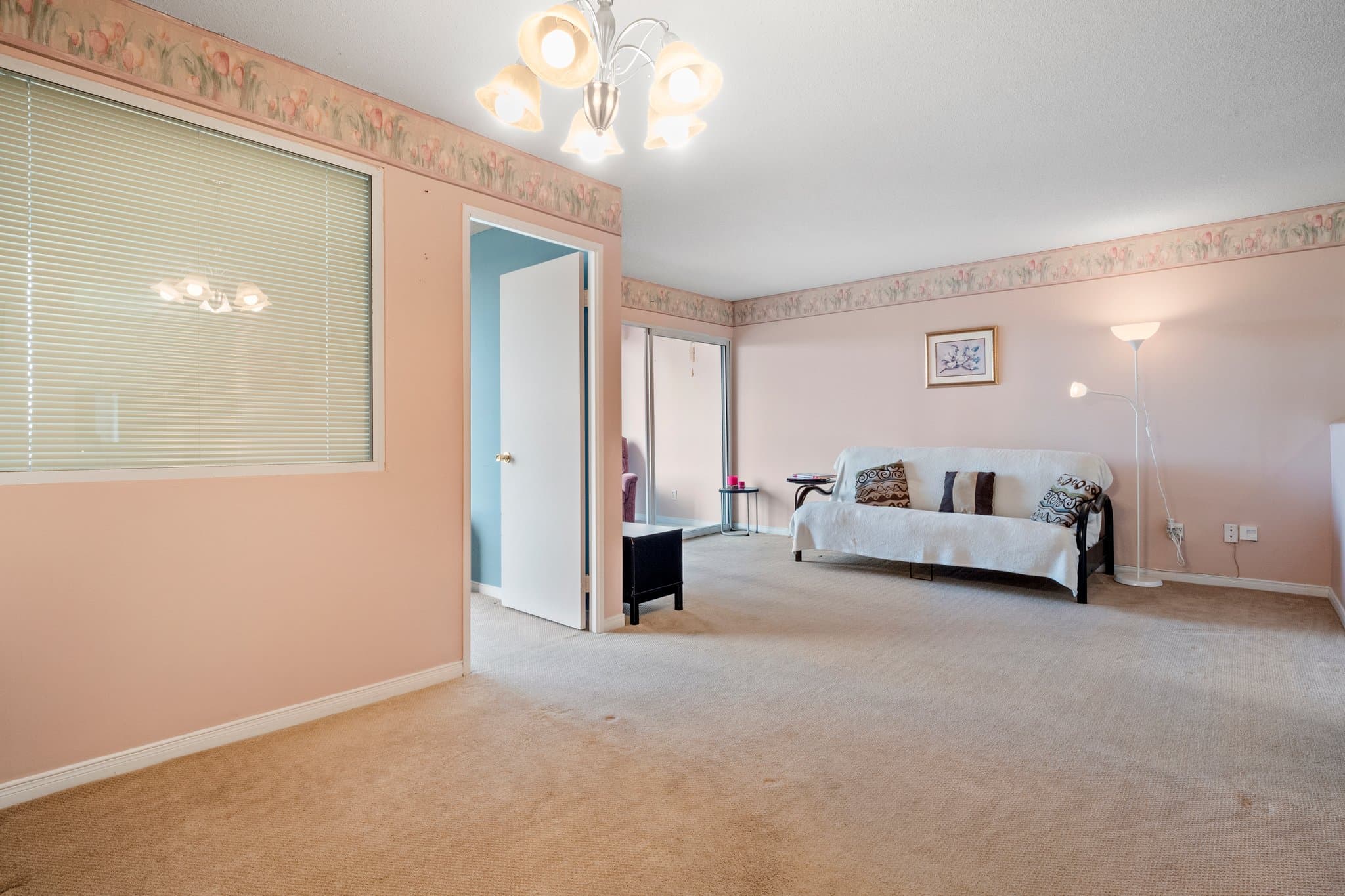 145 Hillcrest Ave 715 Mississauga, ON L5B 3Z1