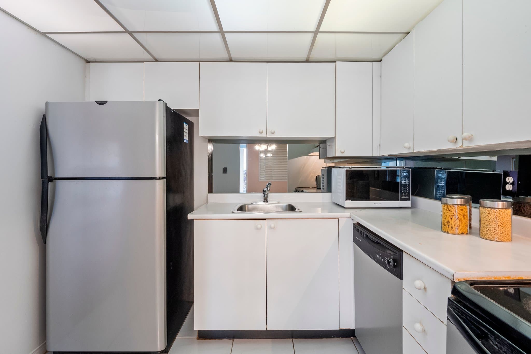 145 Hillcrest Ave 715 Mississauga, ON L5B 3Z1
